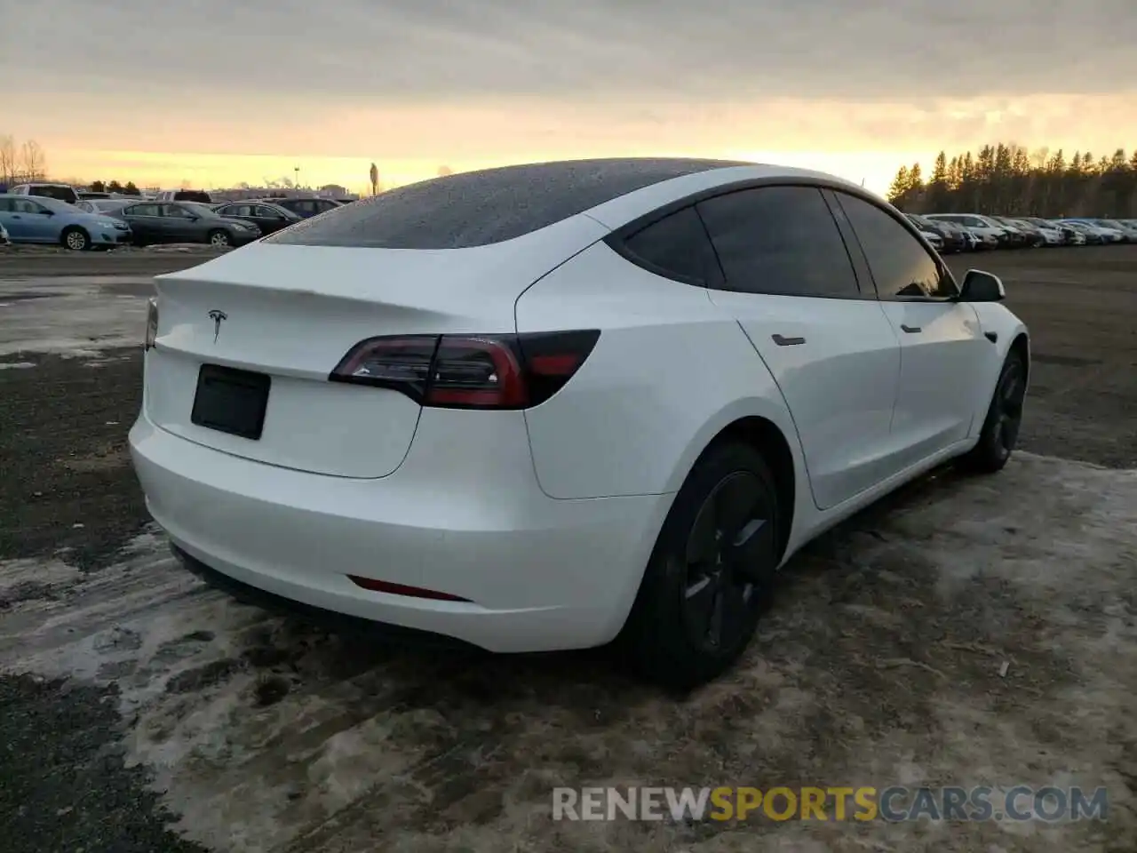 4 Фотография поврежденного автомобиля 5YJ3E1EA0MF047686 TESLA MODEL 3 2021