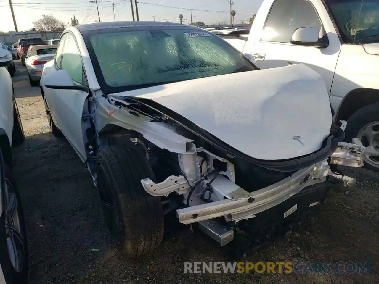 1 Photograph of a damaged car 5YJ3E1EA0MF072068 TESLA MODEL 3 2021