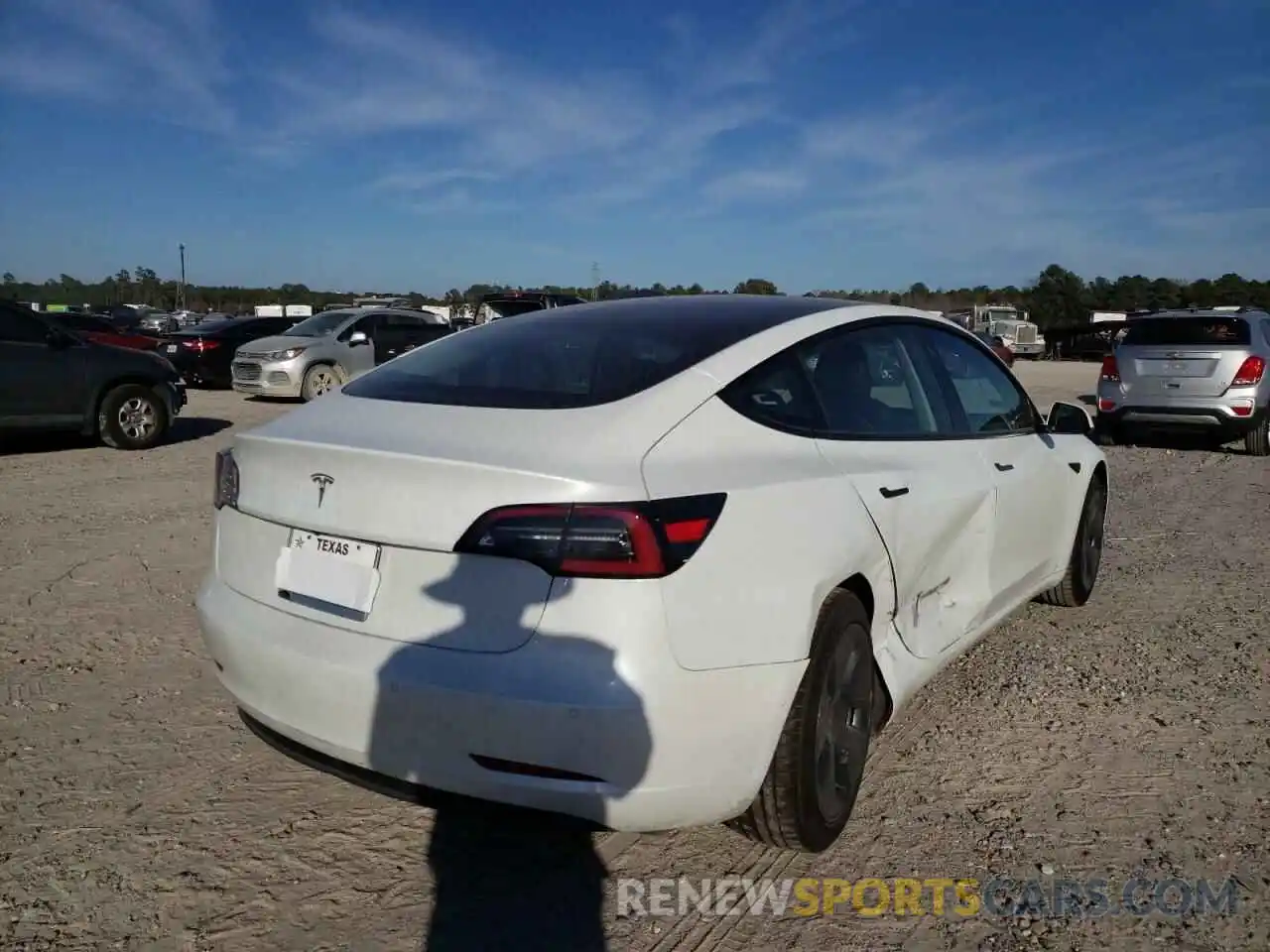 4 Photograph of a damaged car 5YJ3E1EA0MF088657 TESLA MODEL 3 2021