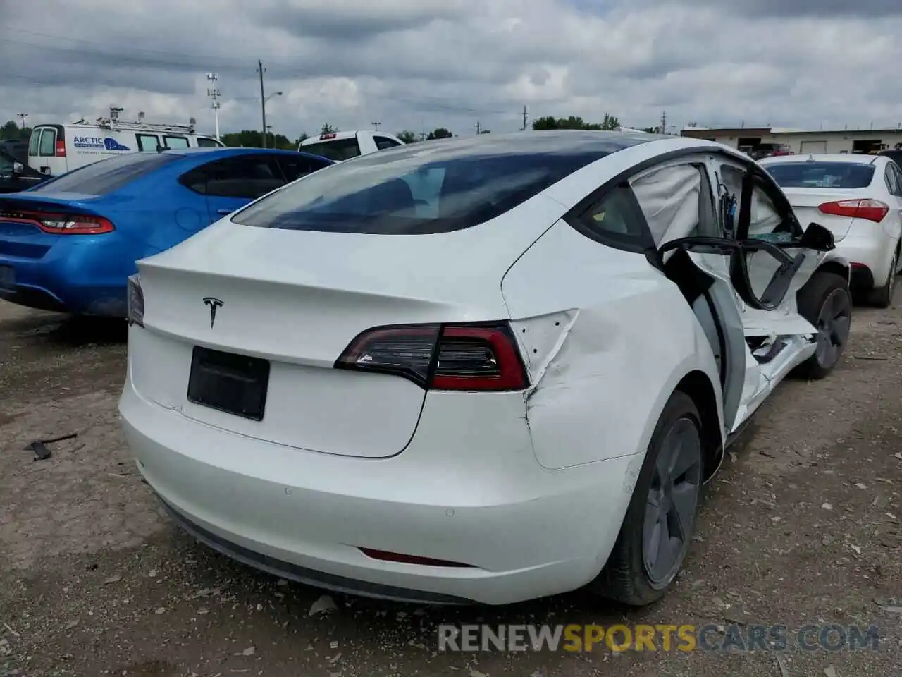 4 Photograph of a damaged car 5YJ3E1EA0MF093339 TESLA MODEL 3 2021