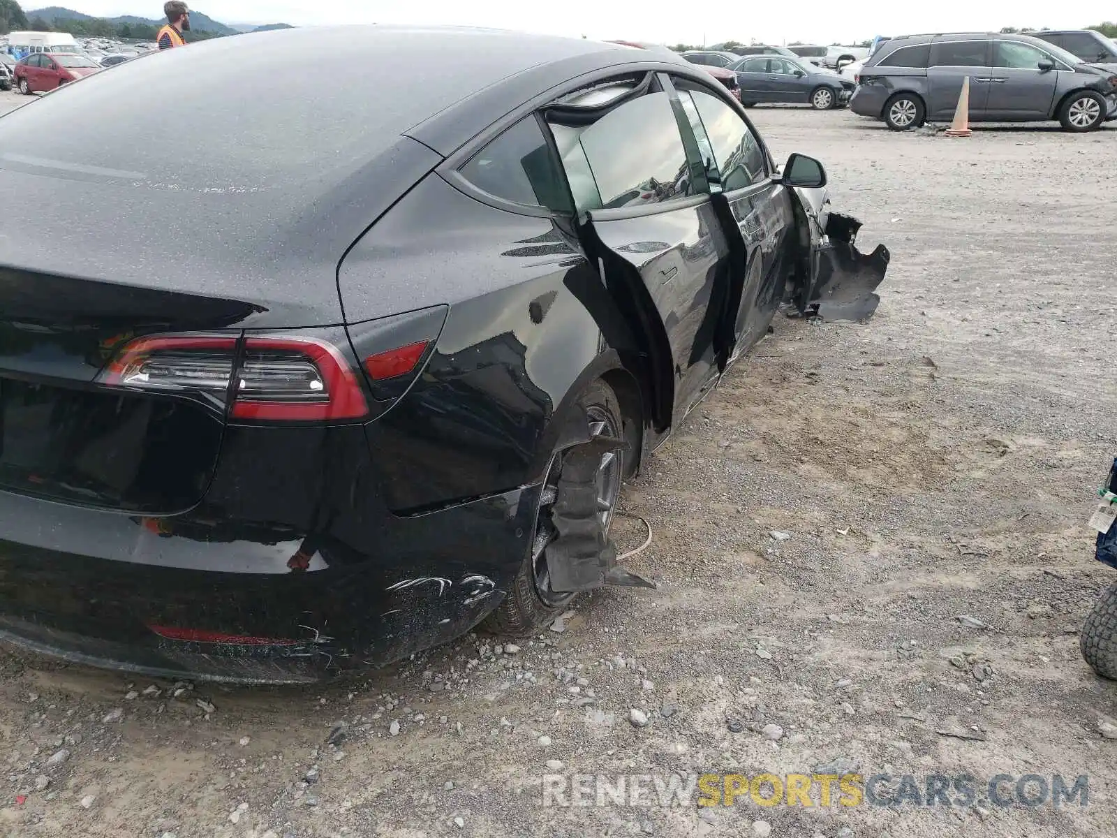 4 Photograph of a damaged car 5YJ3E1EA0MF850756 TESLA MODEL 3 2021