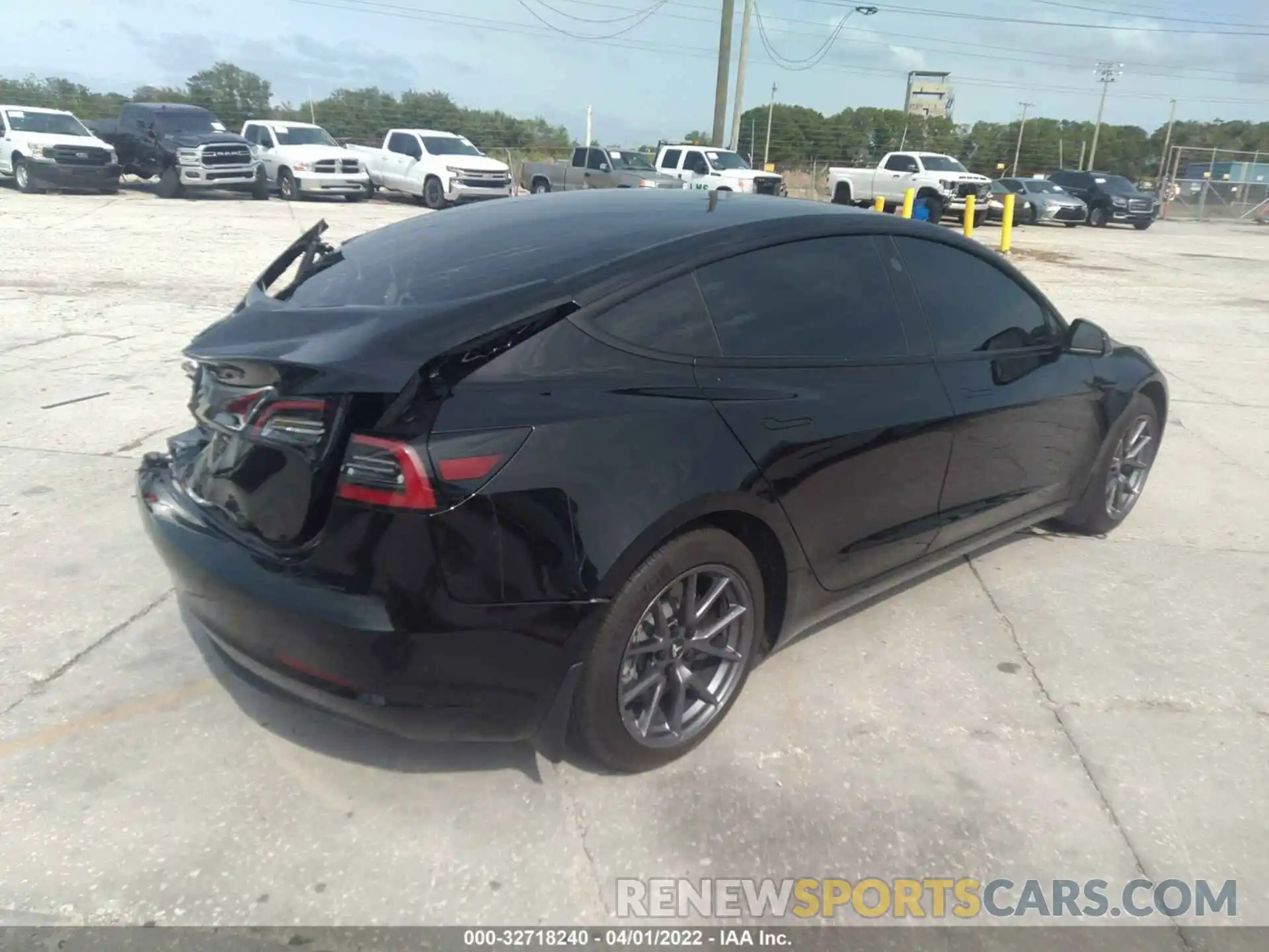 4 Photograph of a damaged car 5YJ3E1EA0MF853995 TESLA MODEL 3 2021