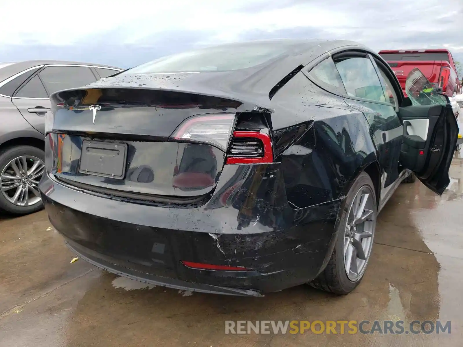 4 Photograph of a damaged car 5YJ3E1EA0MF871168 TESLA MODEL 3 2021