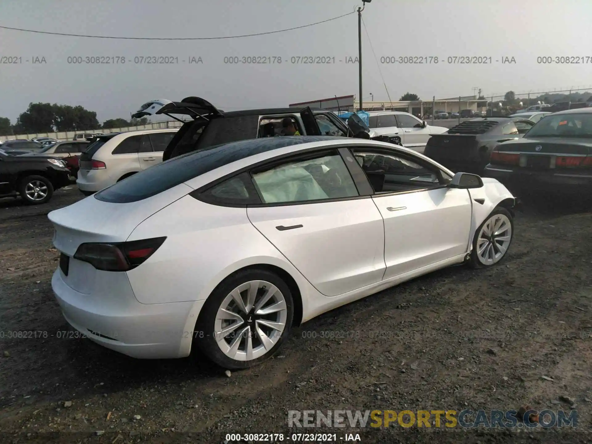 4 Фотография поврежденного автомобиля 5YJ3E1EA0MF908266 TESLA MODEL 3 2021