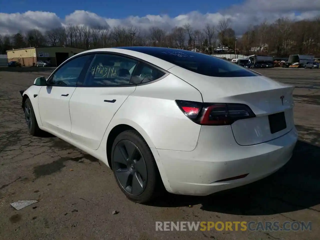 3 Photograph of a damaged car 5YJ3E1EA0MF913290 TESLA MODEL 3 2021