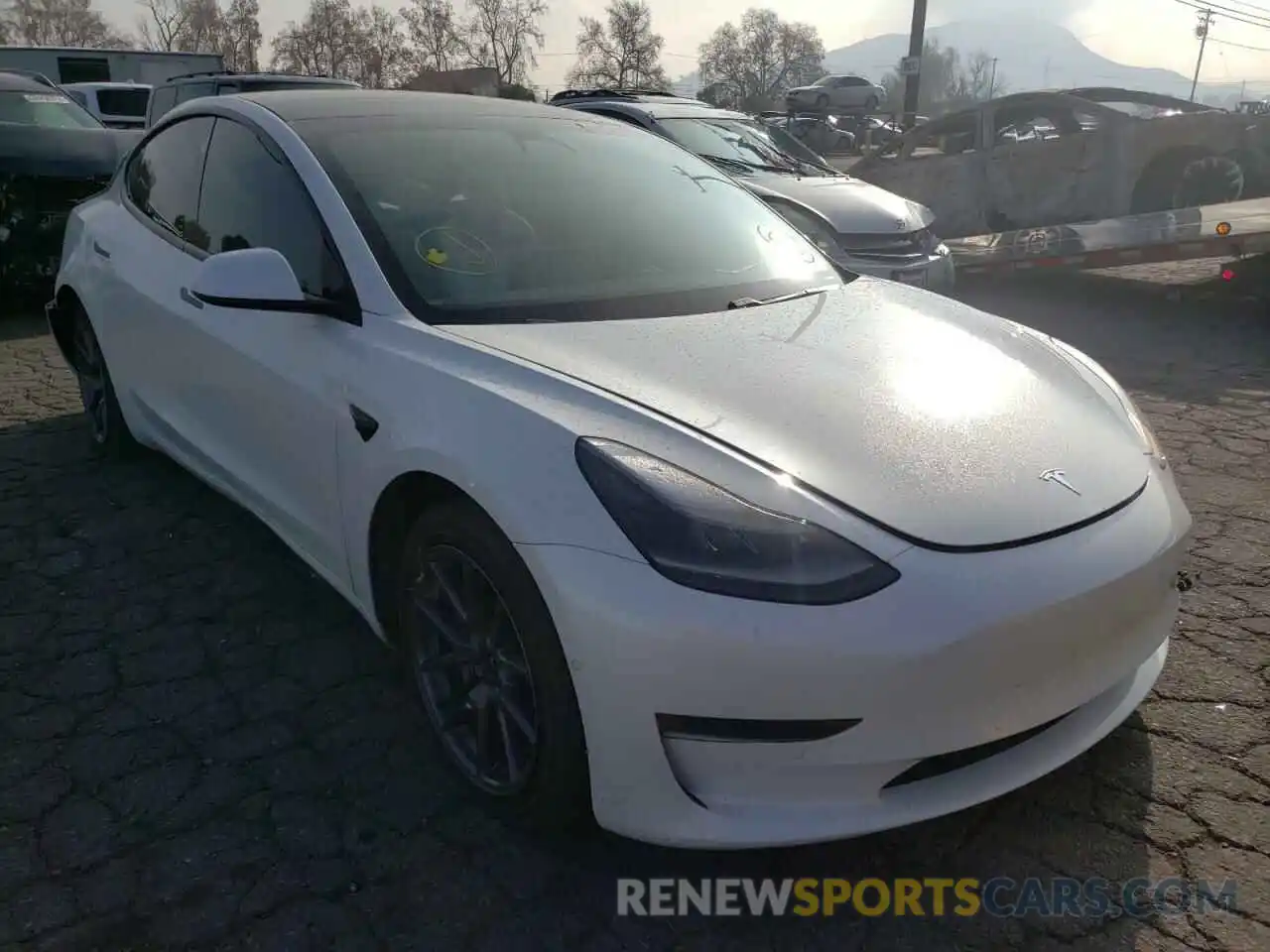 1 Photograph of a damaged car 5YJ3E1EA0MF929361 TESLA MODEL 3 2021