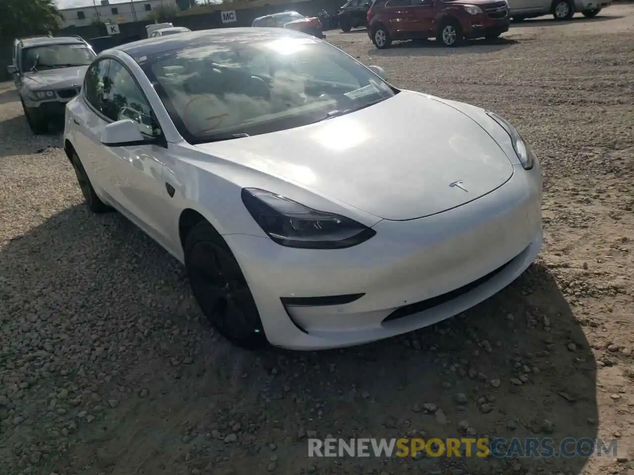 1 Photograph of a damaged car 5YJ3E1EA0MF977975 TESLA MODEL 3 2021