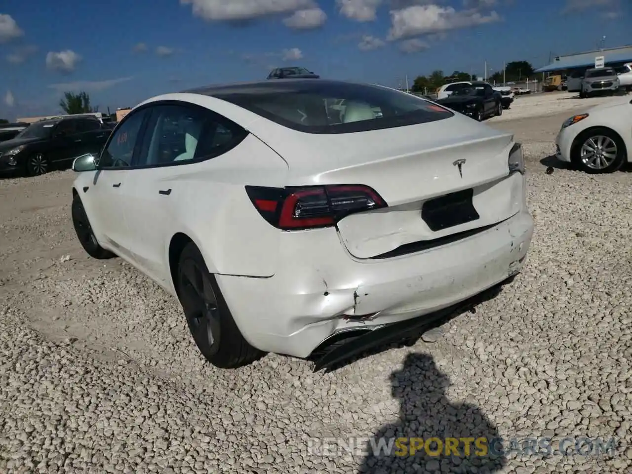 3 Photograph of a damaged car 5YJ3E1EA0MF977975 TESLA MODEL 3 2021