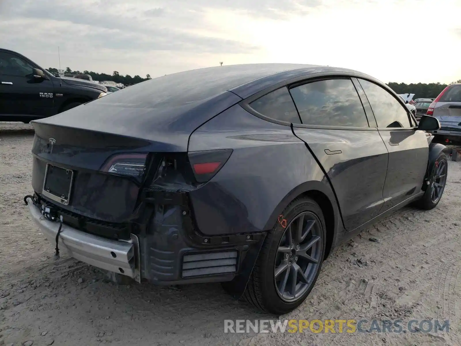 4 Photograph of a damaged car 5YJ3E1EA0MF991133 TESLA MODEL 3 2021