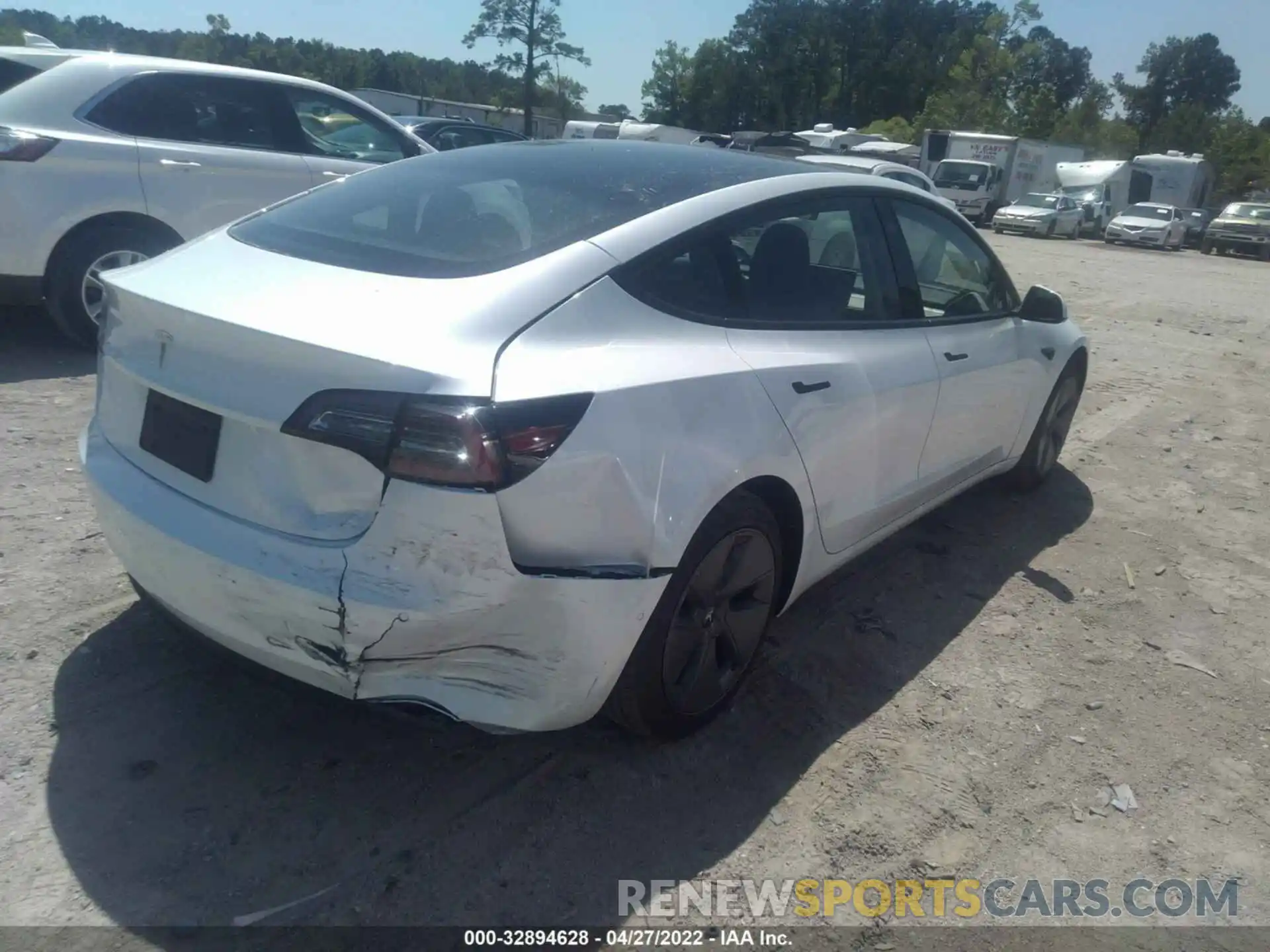 4 Photograph of a damaged car 5YJ3E1EA1MF027348 TESLA MODEL 3 2021