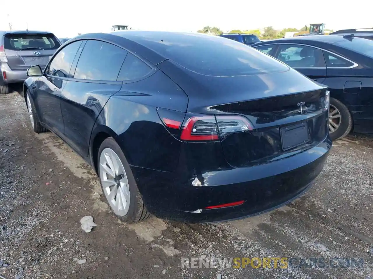 3 Photograph of a damaged car 5YJ3E1EA1MF031187 TESLA MODEL 3 2021