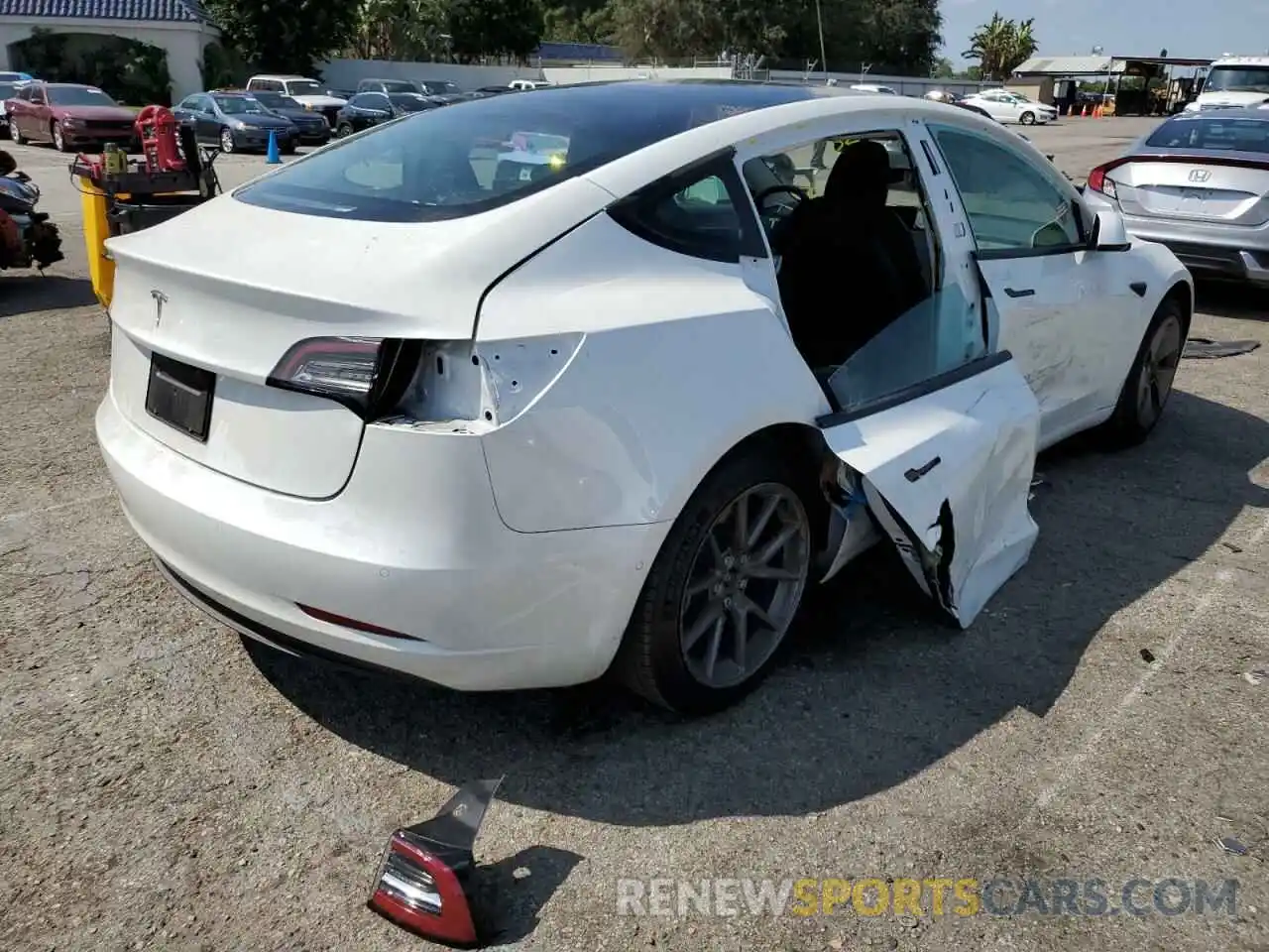 4 Photograph of a damaged car 5YJ3E1EA1MF074802 TESLA MODEL 3 2021