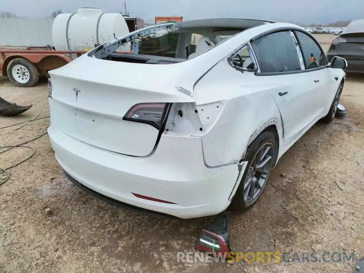 4 Фотография поврежденного автомобиля 5YJ3E1EA1MF092037 TESLA MODEL 3 2021