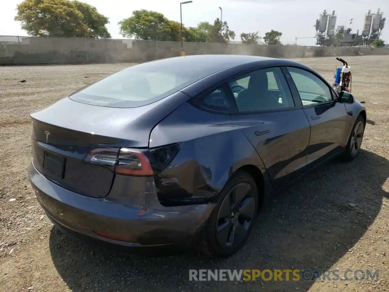 4 Photograph of a damaged car 5YJ3E1EA1MF094600 TESLA MODEL 3 2021