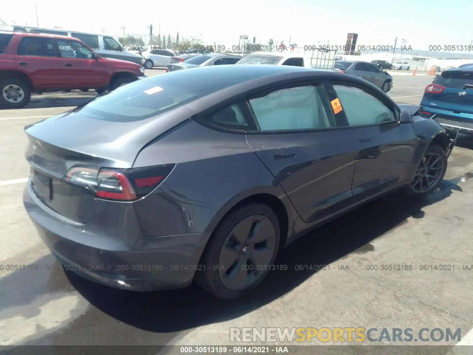 4 Photograph of a damaged car 5YJ3E1EA1MF872975 TESLA MODEL 3 2021