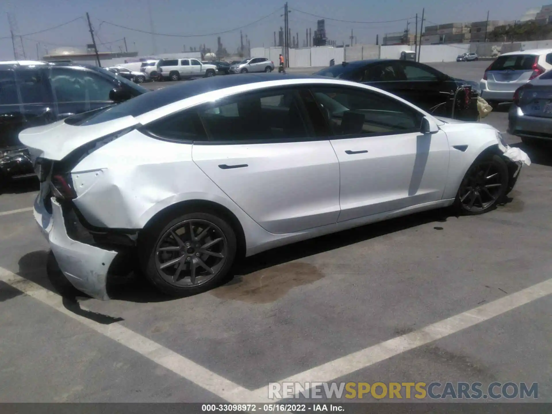 4 Photograph of a damaged car 5YJ3E1EA1MF873933 TESLA MODEL 3 2021