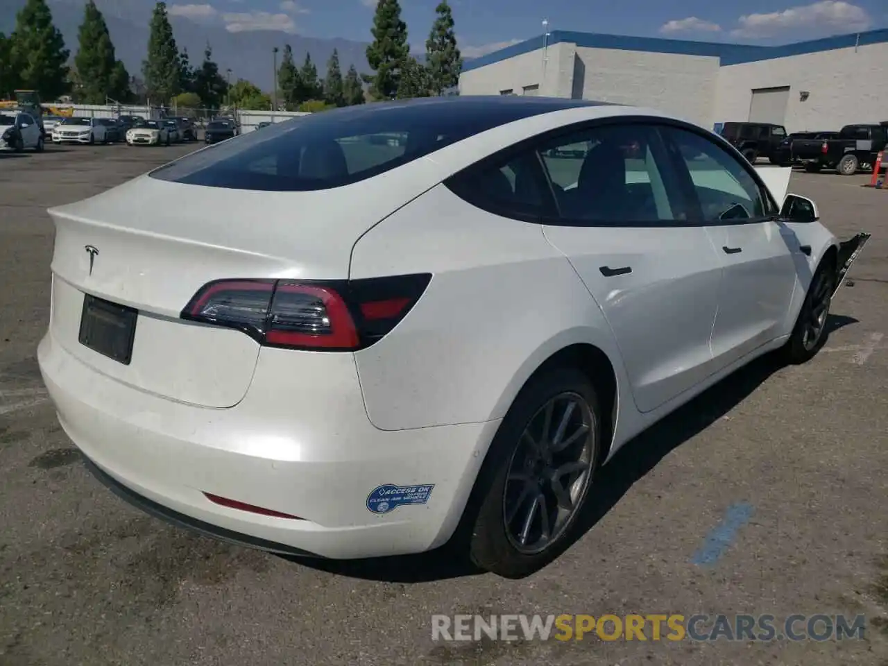 4 Photograph of a damaged car 5YJ3E1EA1MF939476 TESLA MODEL 3 2021