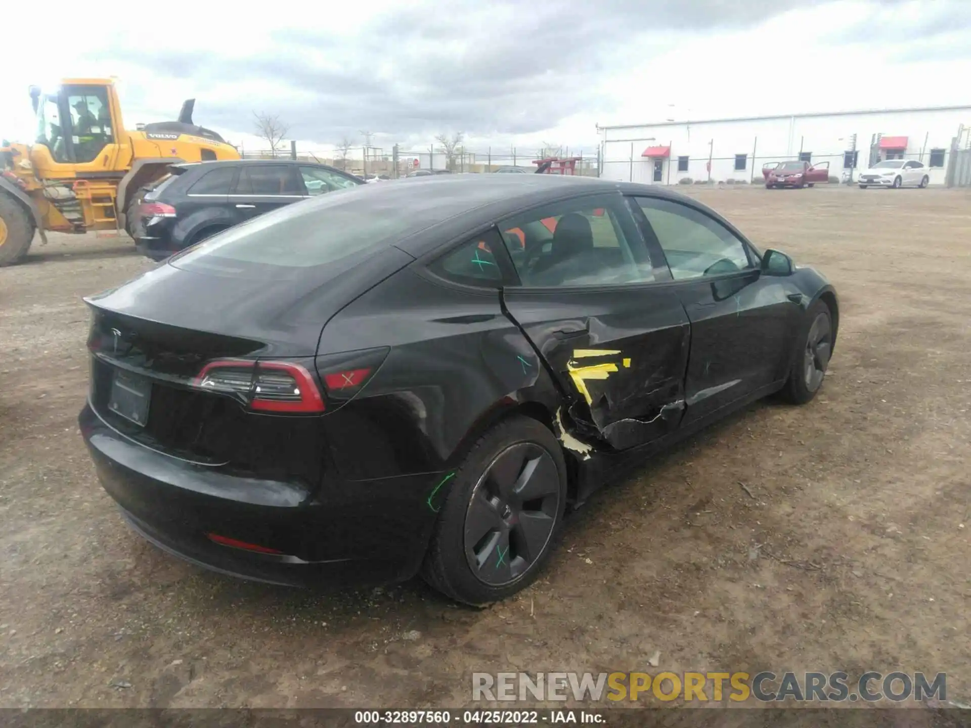 4 Photograph of a damaged car 5YJ3E1EA1MF991335 TESLA MODEL 3 2021