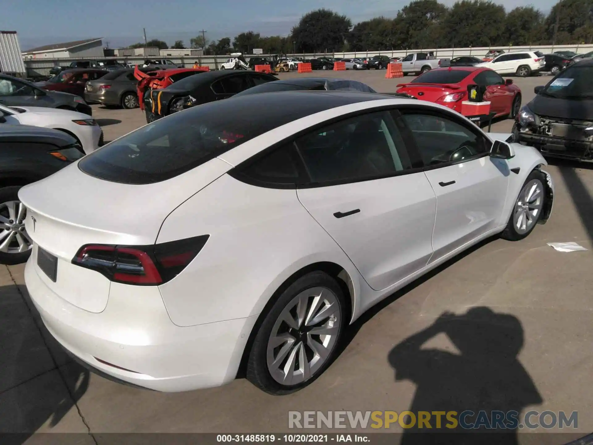 4 Photograph of a damaged car 5YJ3E1EA1MF998382 TESLA MODEL 3 2021