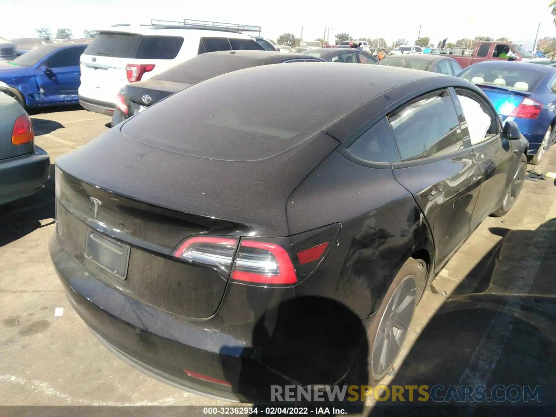 4 Photograph of a damaged car 5YJ3E1EA2MF001194 TESLA MODEL 3 2021