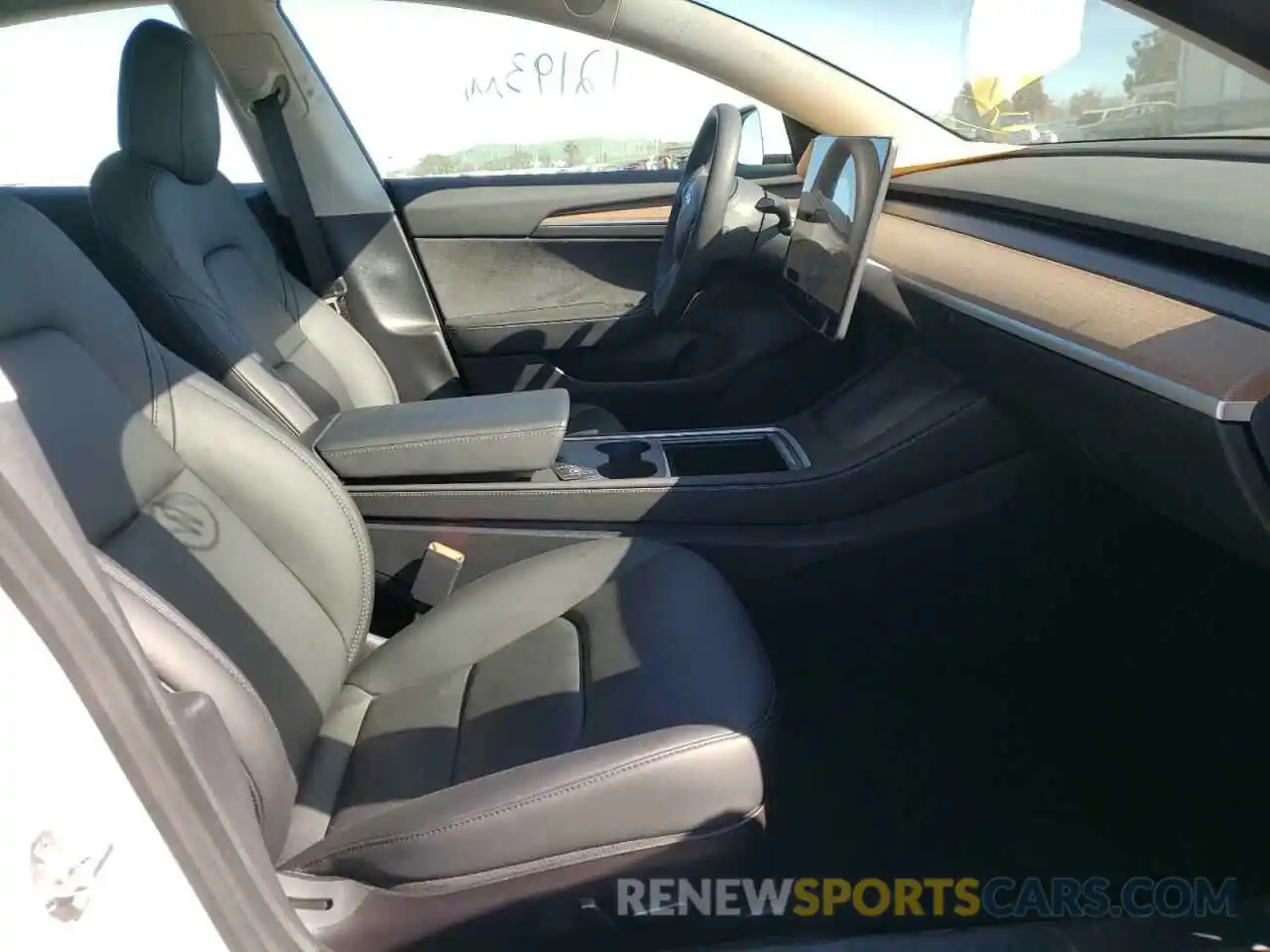 5 Photograph of a damaged car 5YJ3E1EA2MF009585 TESLA MODEL 3 2021