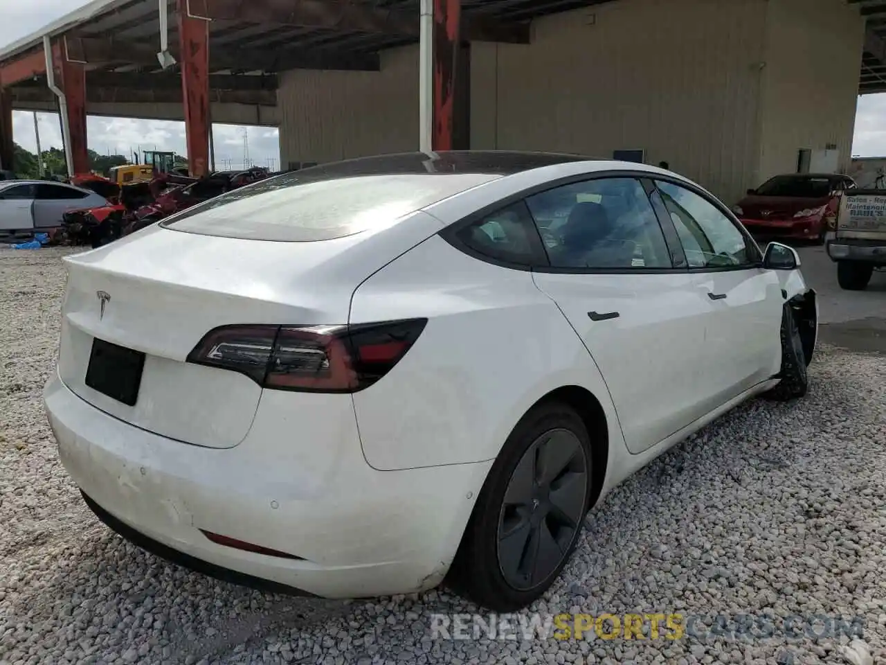 4 Photograph of a damaged car 5YJ3E1EA2MF016309 TESLA MODEL 3 2021