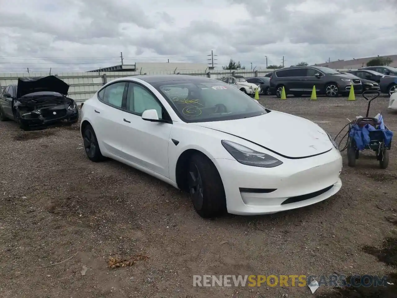 1 Photograph of a damaged car 5YJ3E1EA2MF017363 TESLA MODEL 3 2021