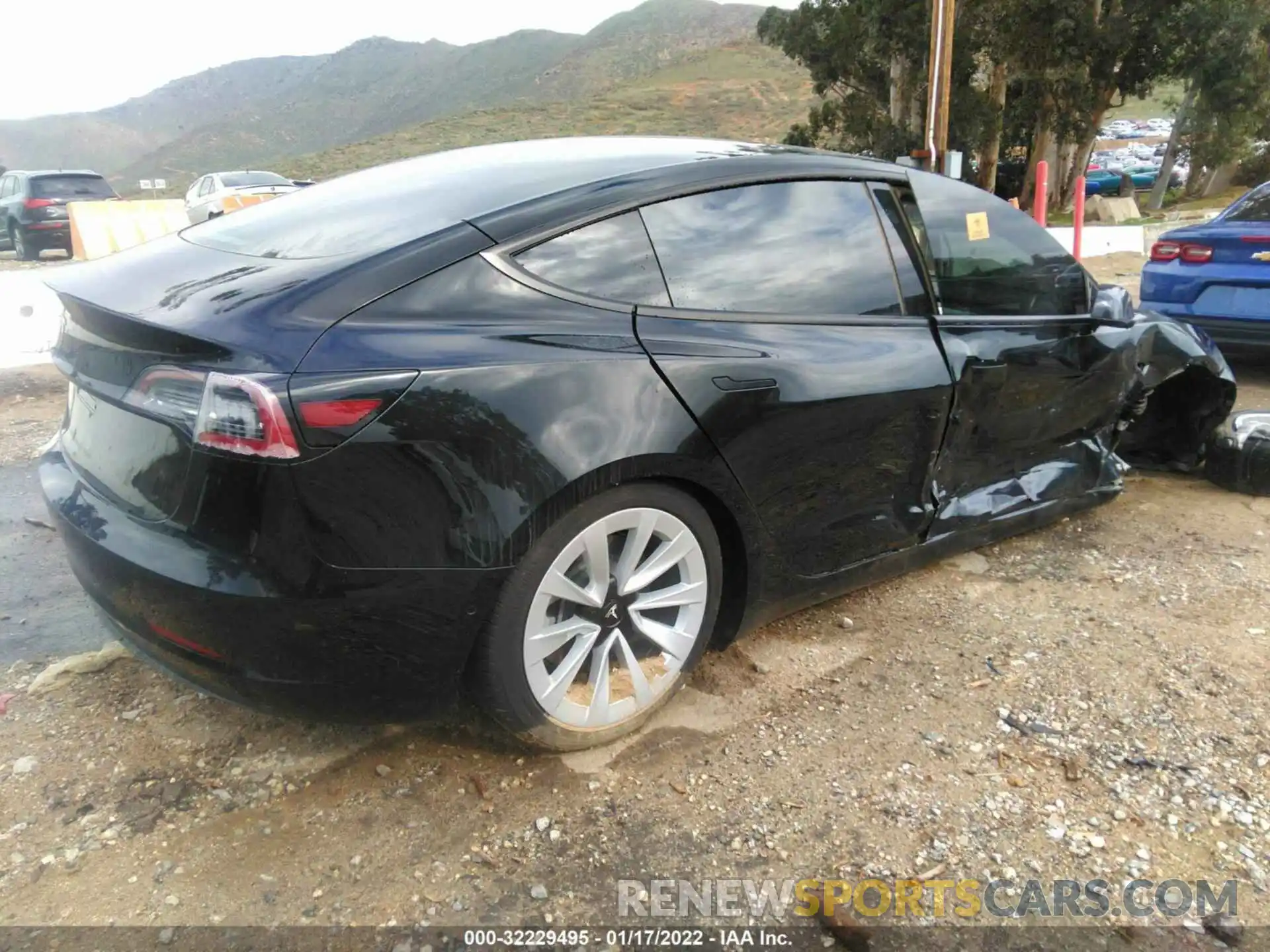 4 Photograph of a damaged car 5YJ3E1EA2MF065090 TESLA MODEL 3 2021