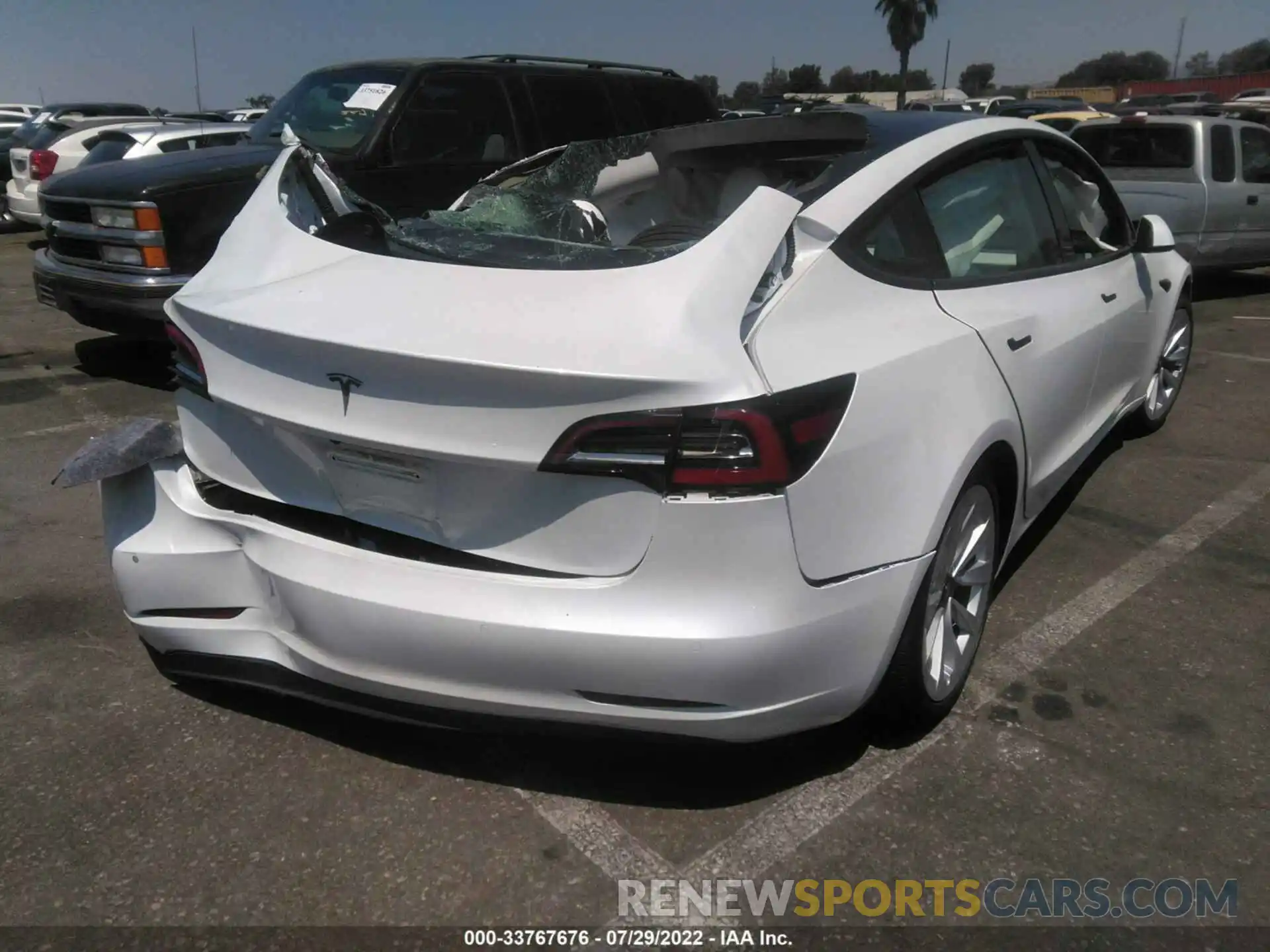 4 Photograph of a damaged car 5YJ3E1EA2MF065333 TESLA MODEL 3 2021