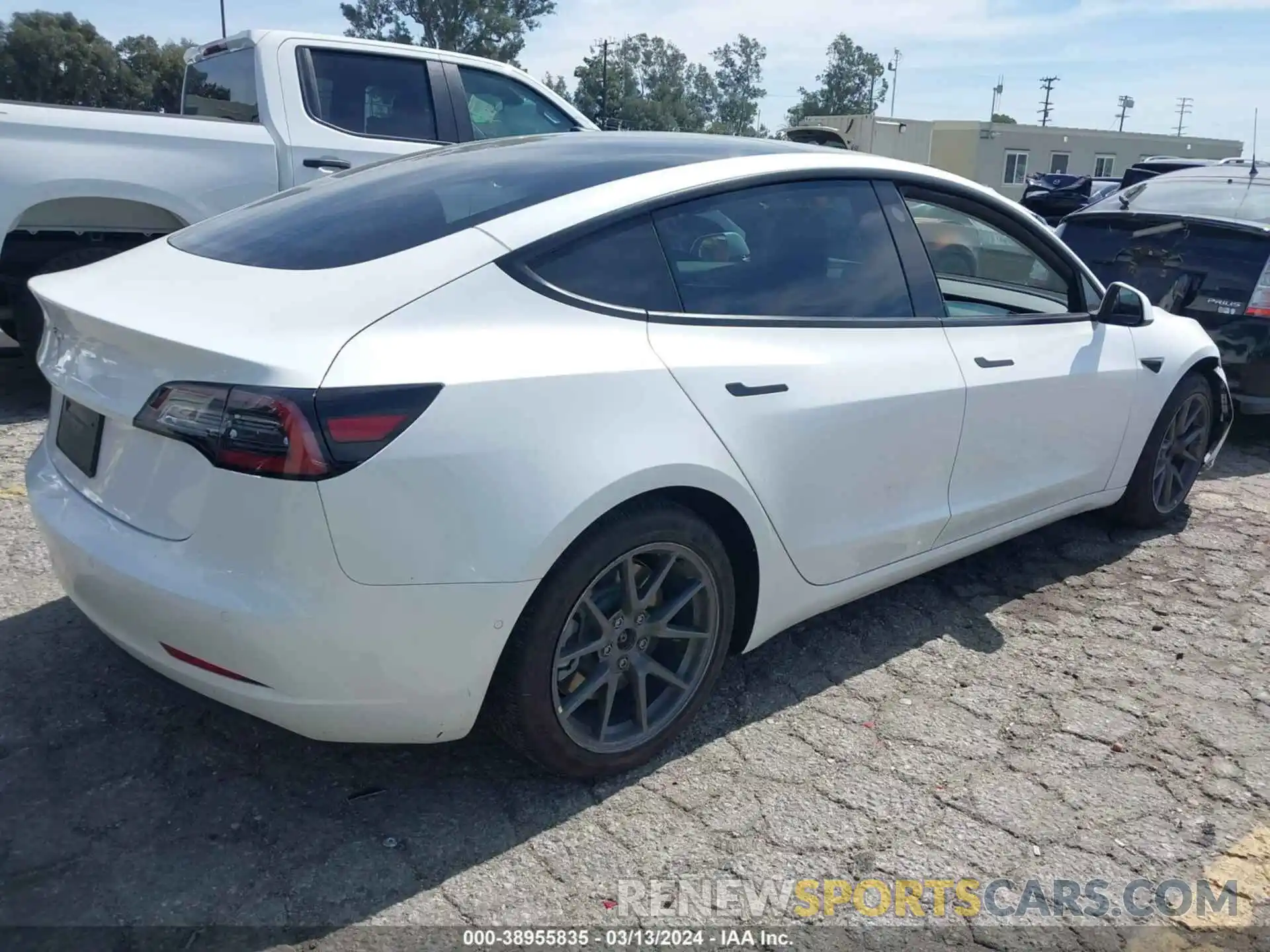 3 Photograph of a damaged car 5YJ3E1EA2MF076137 TESLA MODEL 3 2021