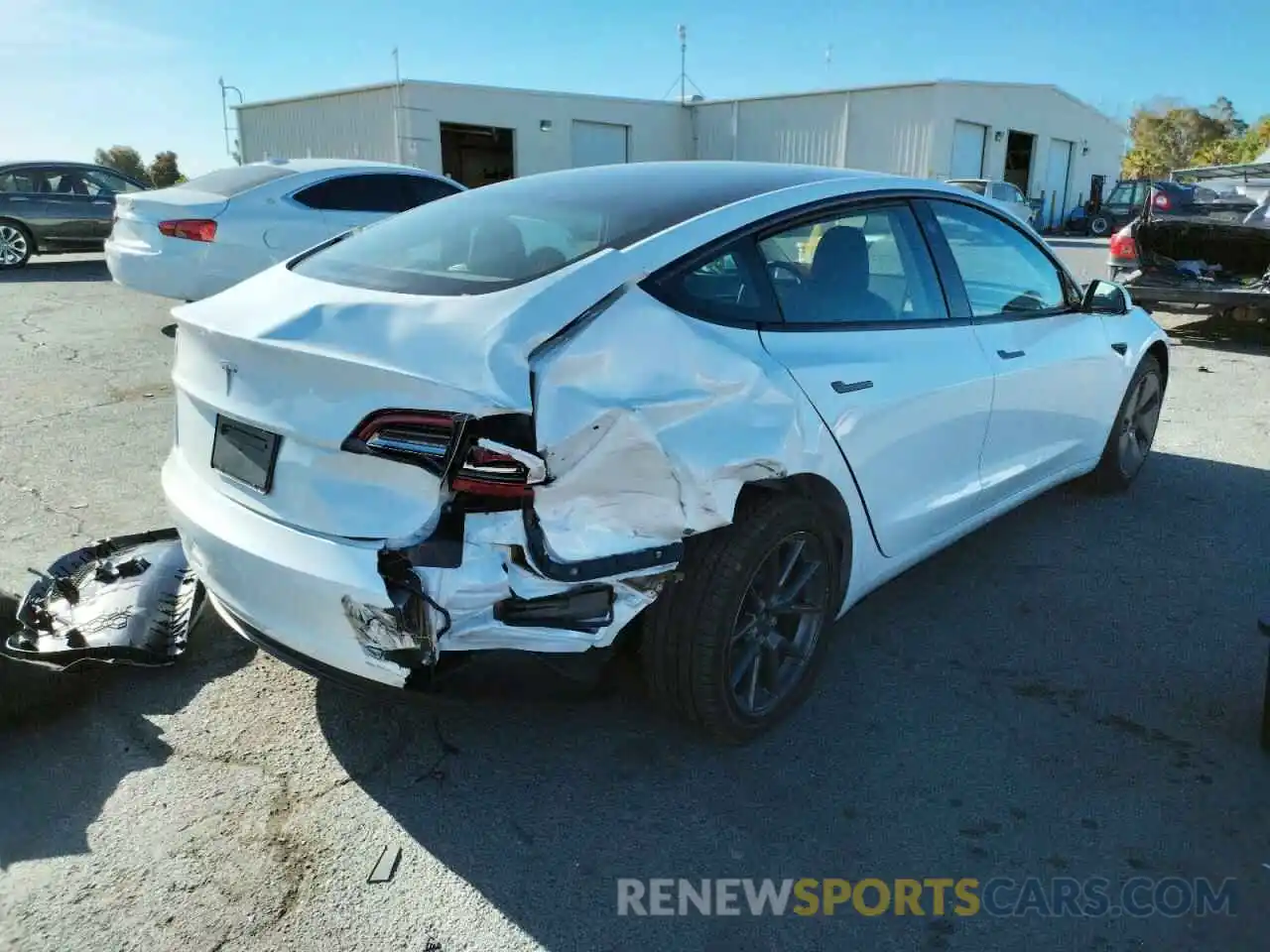 4 Photograph of a damaged car 5YJ3E1EA2MF076476 TESLA MODEL 3 2021