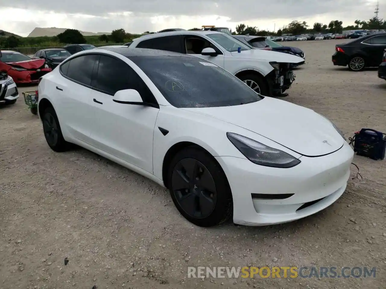 1 Photograph of a damaged car 5YJ3E1EA2MF076994 TESLA MODEL 3 2021