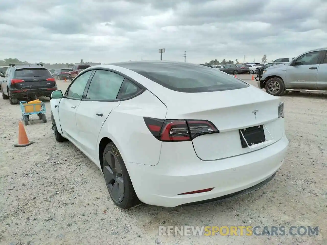 3 Photograph of a damaged car 5YJ3E1EA2MF094556 TESLA MODEL 3 2021