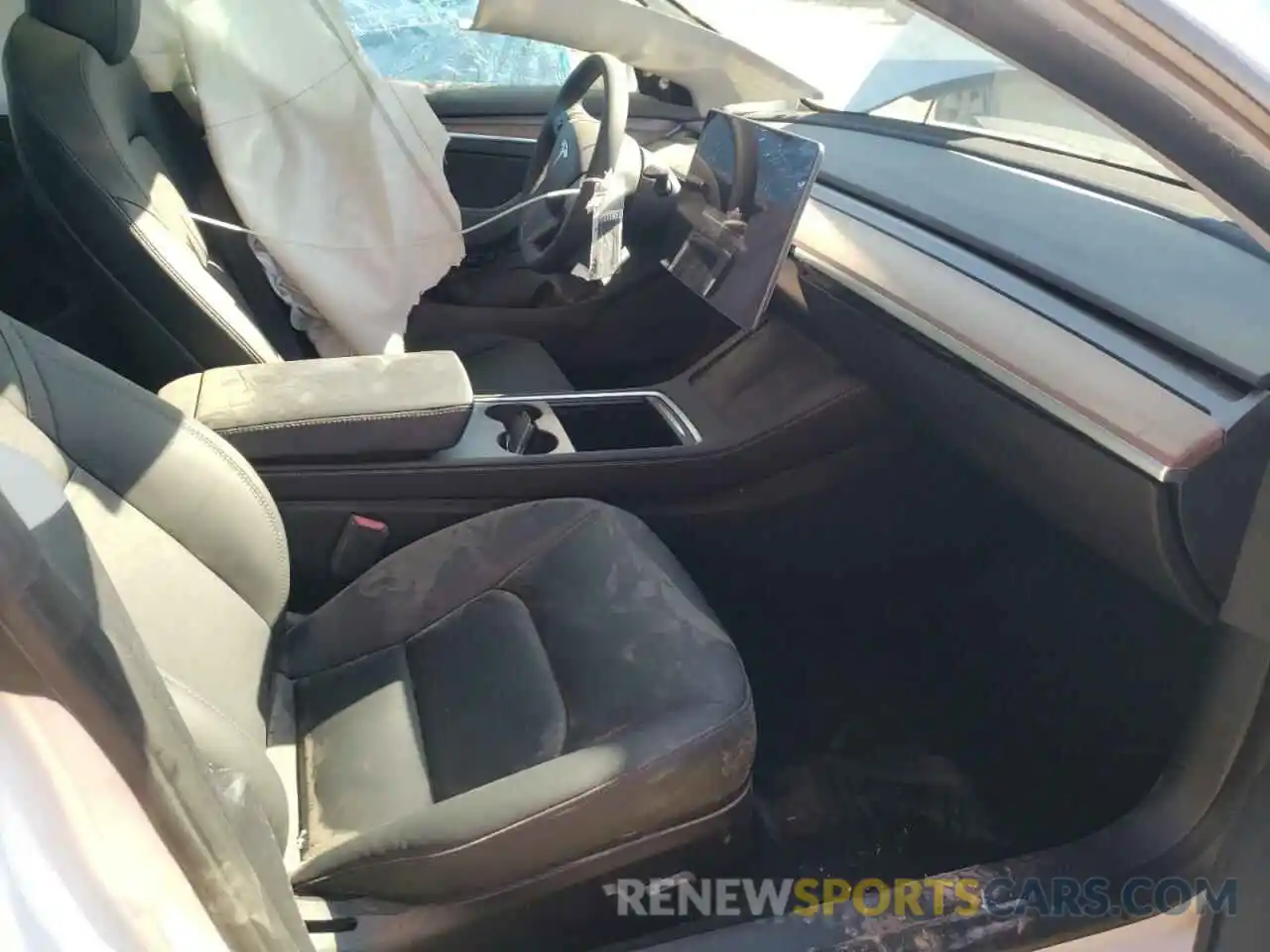 5 Photograph of a damaged car 5YJ3E1EA2MF097067 TESLA MODEL 3 2021