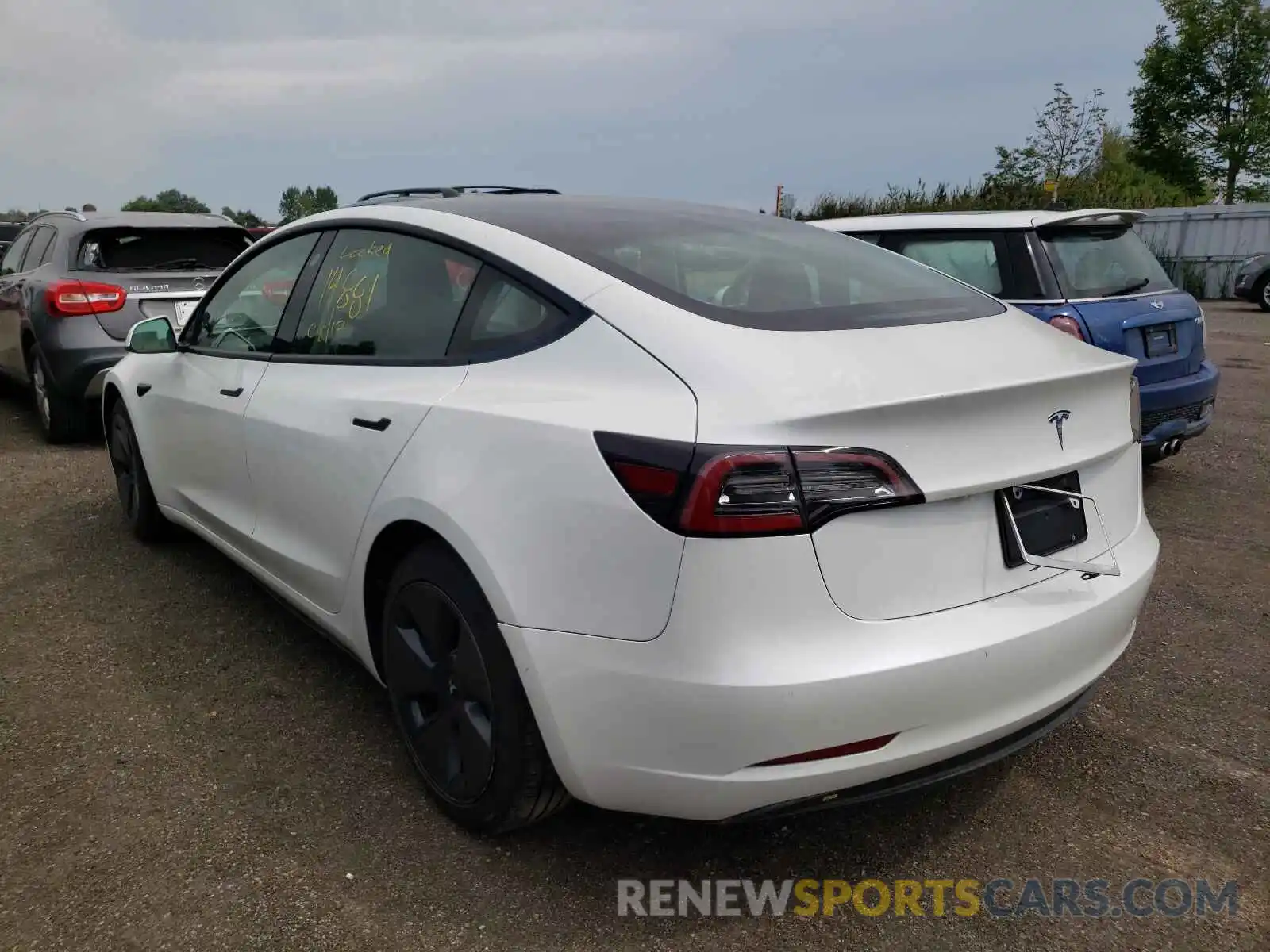 3 Photograph of a damaged car 5YJ3E1EA2MF852363 TESLA MODEL 3 2021