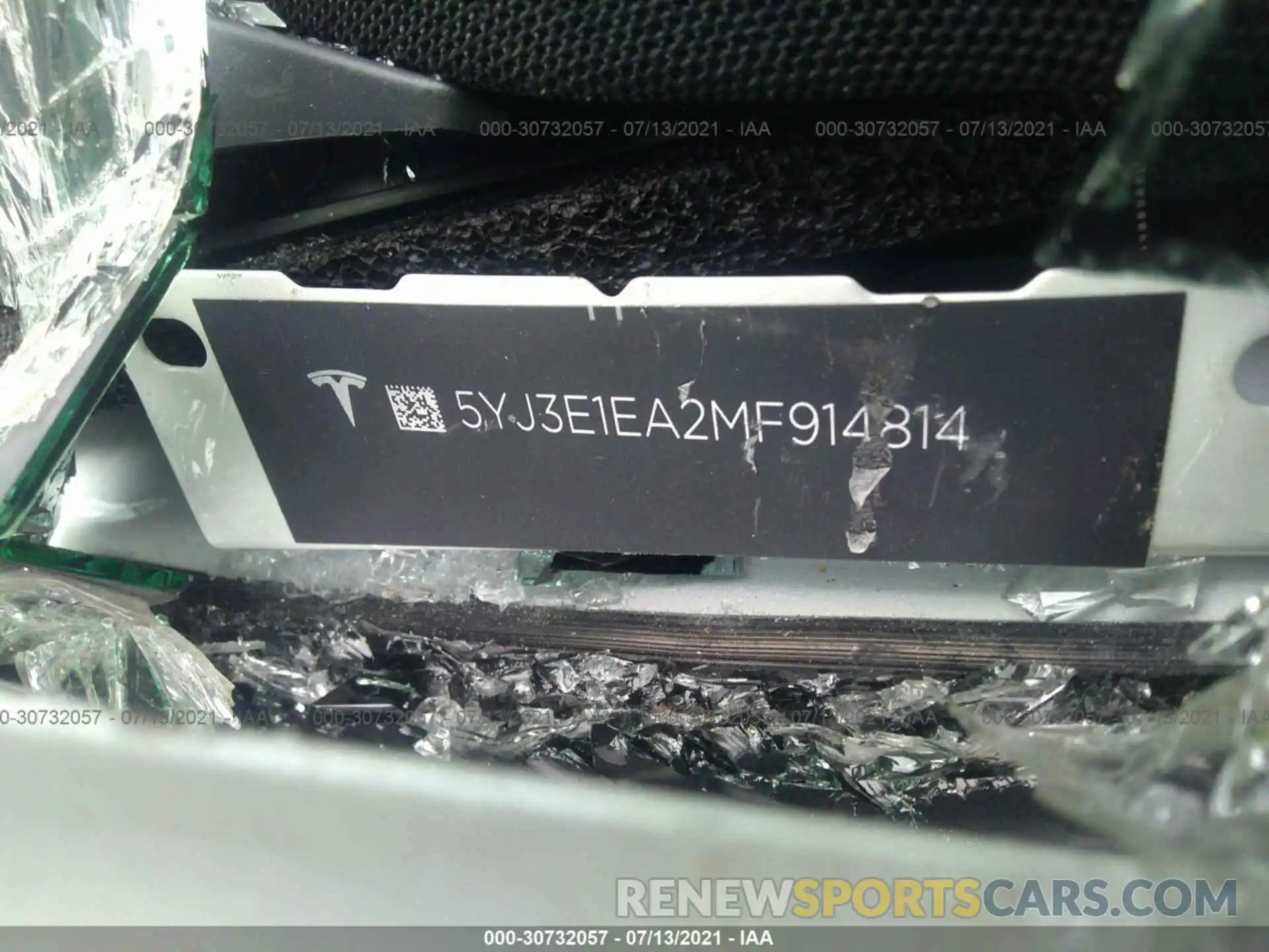 9 Photograph of a damaged car 5YJ3E1EA2MF914814 TESLA MODEL 3 2021