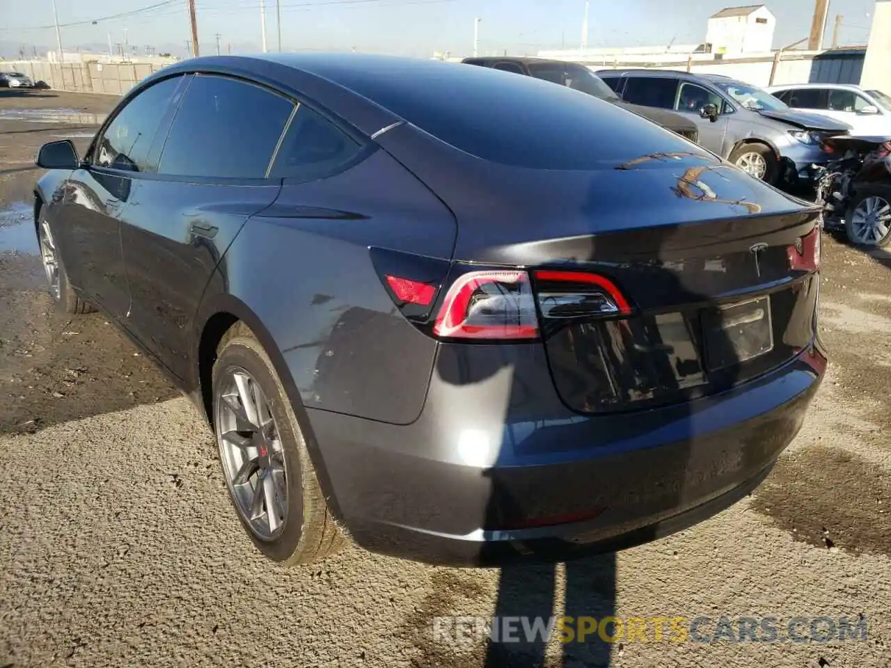 3 Photograph of a damaged car 5YJ3E1EA2MF923240 TESLA MODEL 3 2021