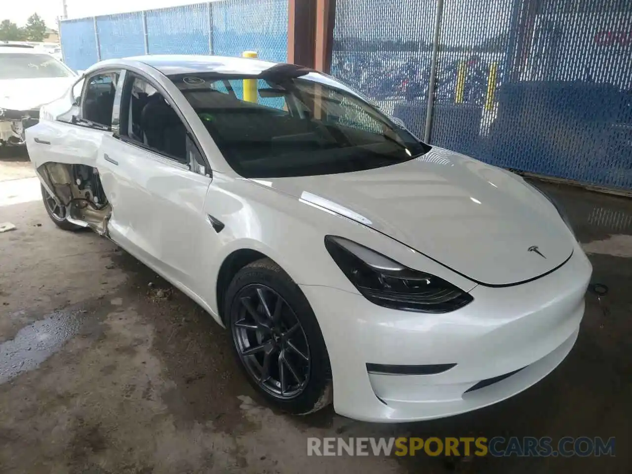 1 Photograph of a damaged car 5YJ3E1EA2MF923416 TESLA MODEL 3 2021