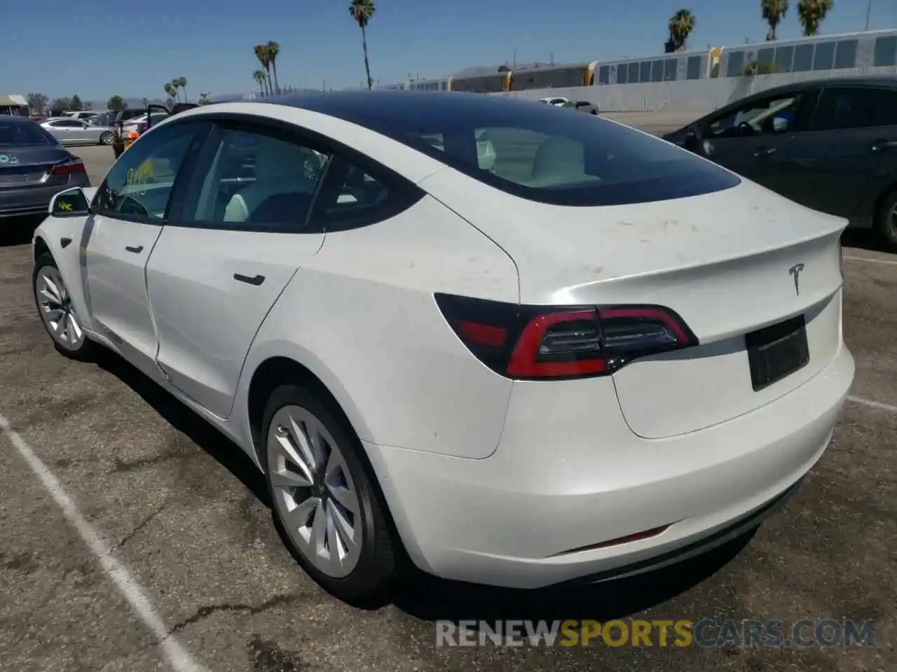 3 Photograph of a damaged car 5YJ3E1EA2MF927787 TESLA MODEL 3 2021