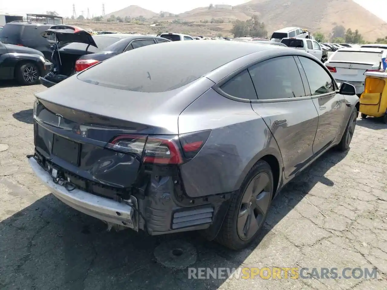 4 Photograph of a damaged car 5YJ3E1EA2MF929779 TESLA MODEL 3 2021