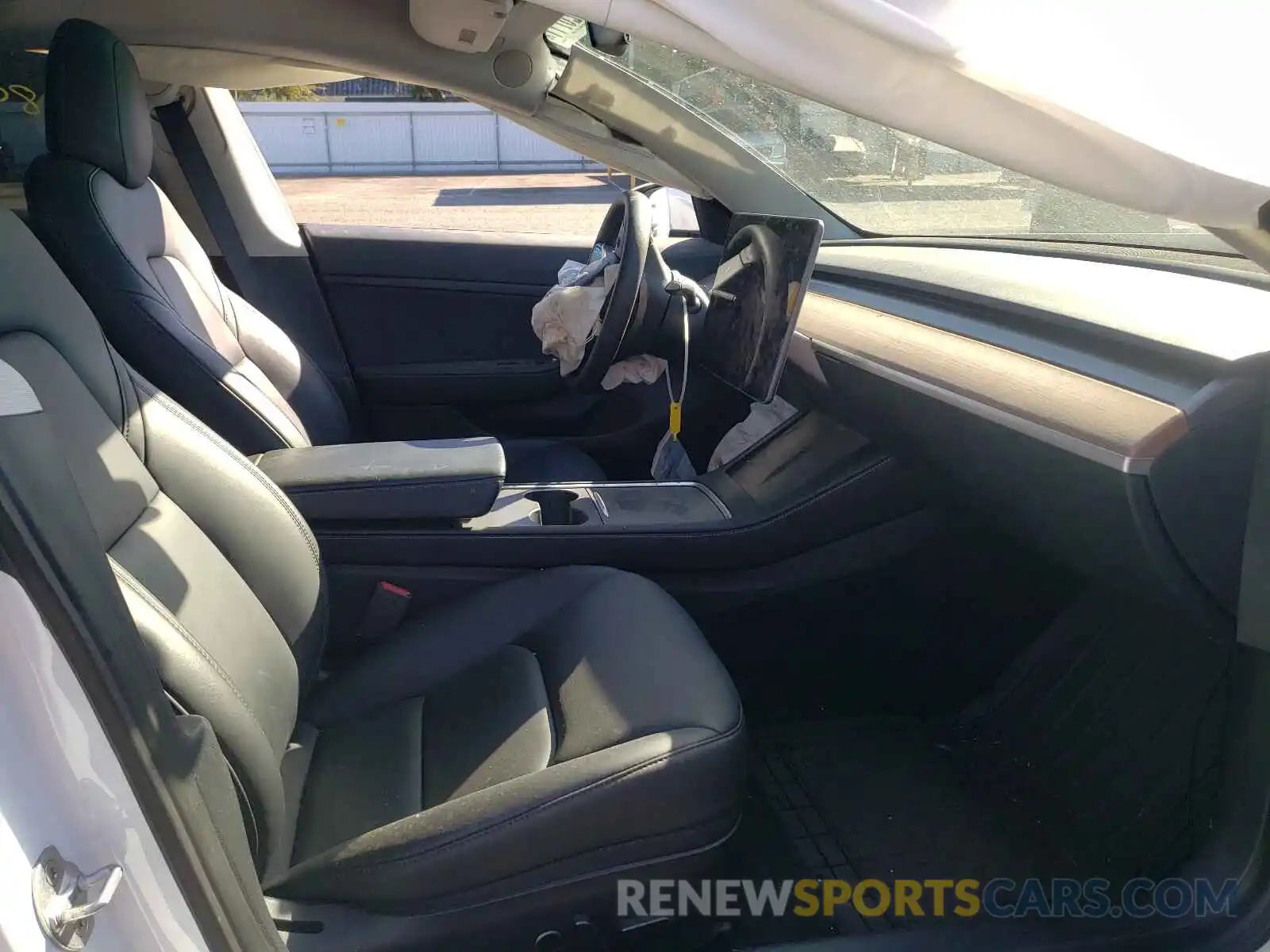 5 Photograph of a damaged car 5YJ3E1EA2MF930396 TESLA MODEL 3 2021