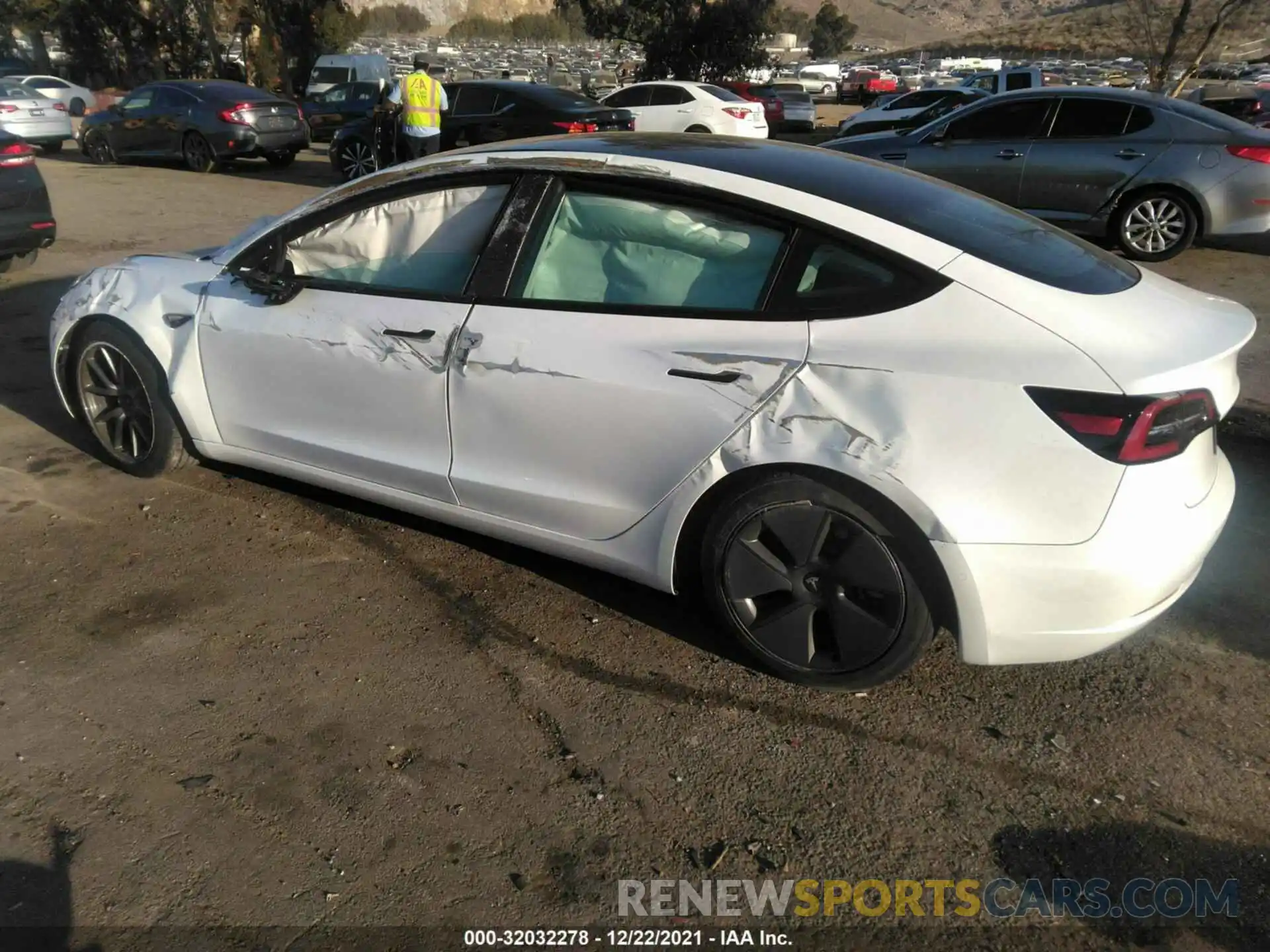 3 Photograph of a damaged car 5YJ3E1EA2MF976956 TESLA MODEL 3 2021