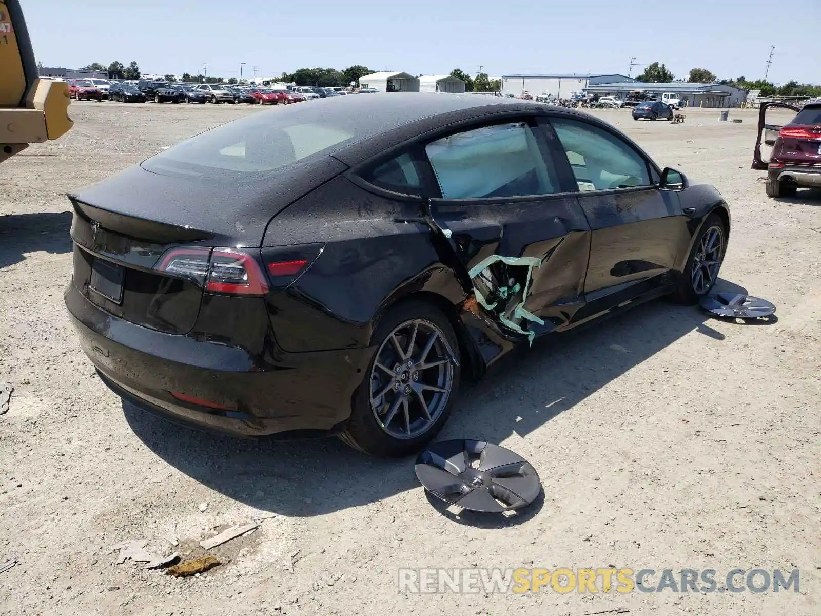 4 Photograph of a damaged car 5YJ3E1EA2MF982031 TESLA MODEL 3 2021