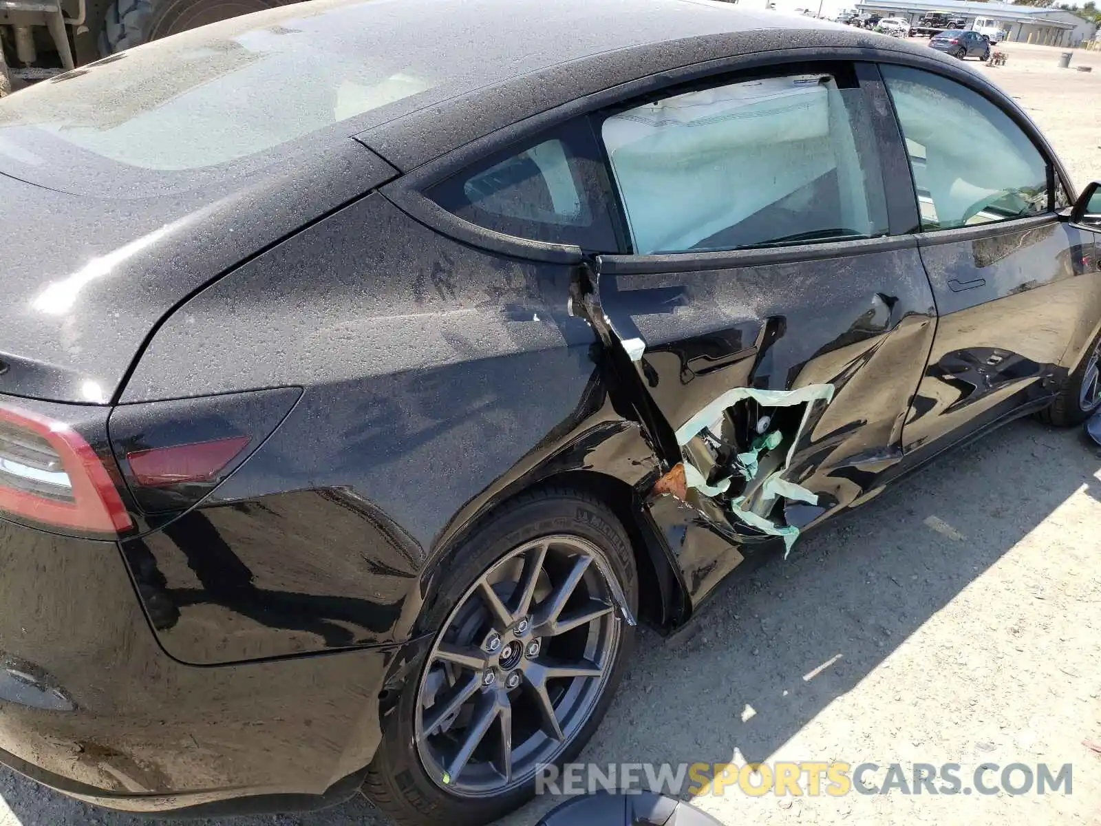 9 Photograph of a damaged car 5YJ3E1EA2MF982031 TESLA MODEL 3 2021