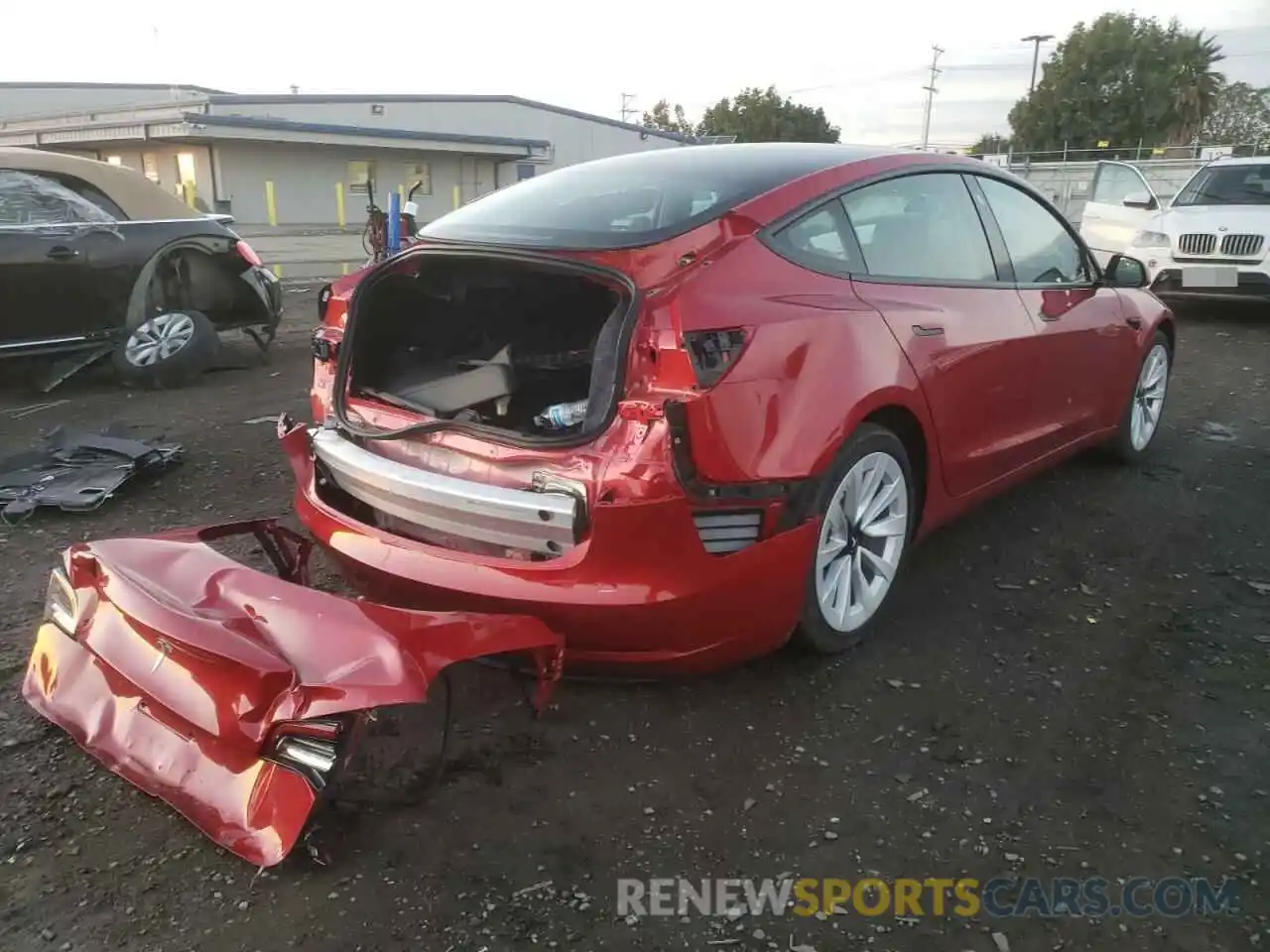 4 Photograph of a damaged car 5YJ3E1EA2MF982644 TESLA MODEL 3 2021