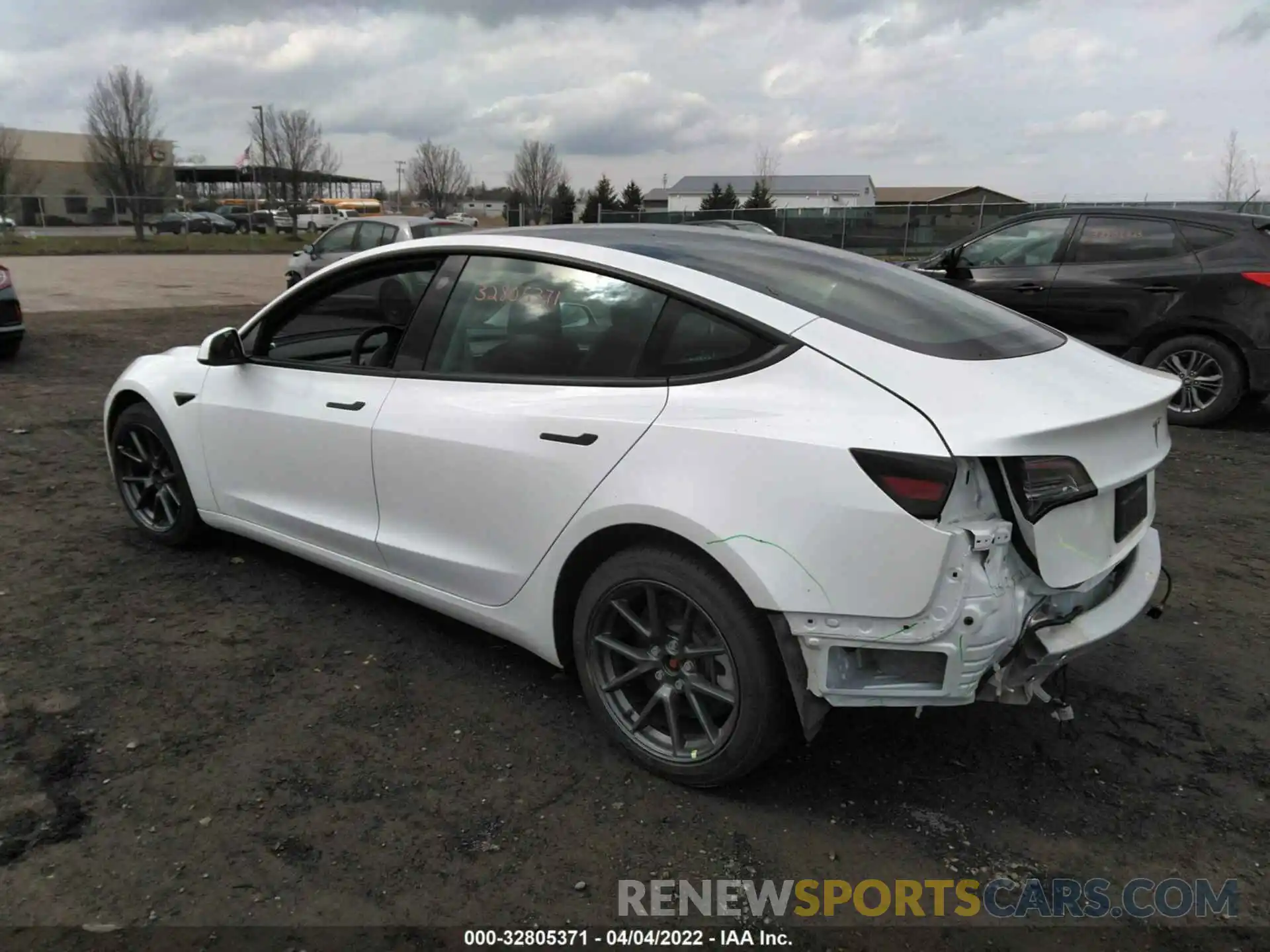 3 Photograph of a damaged car 5YJ3E1EA2MF985527 TESLA MODEL 3 2021