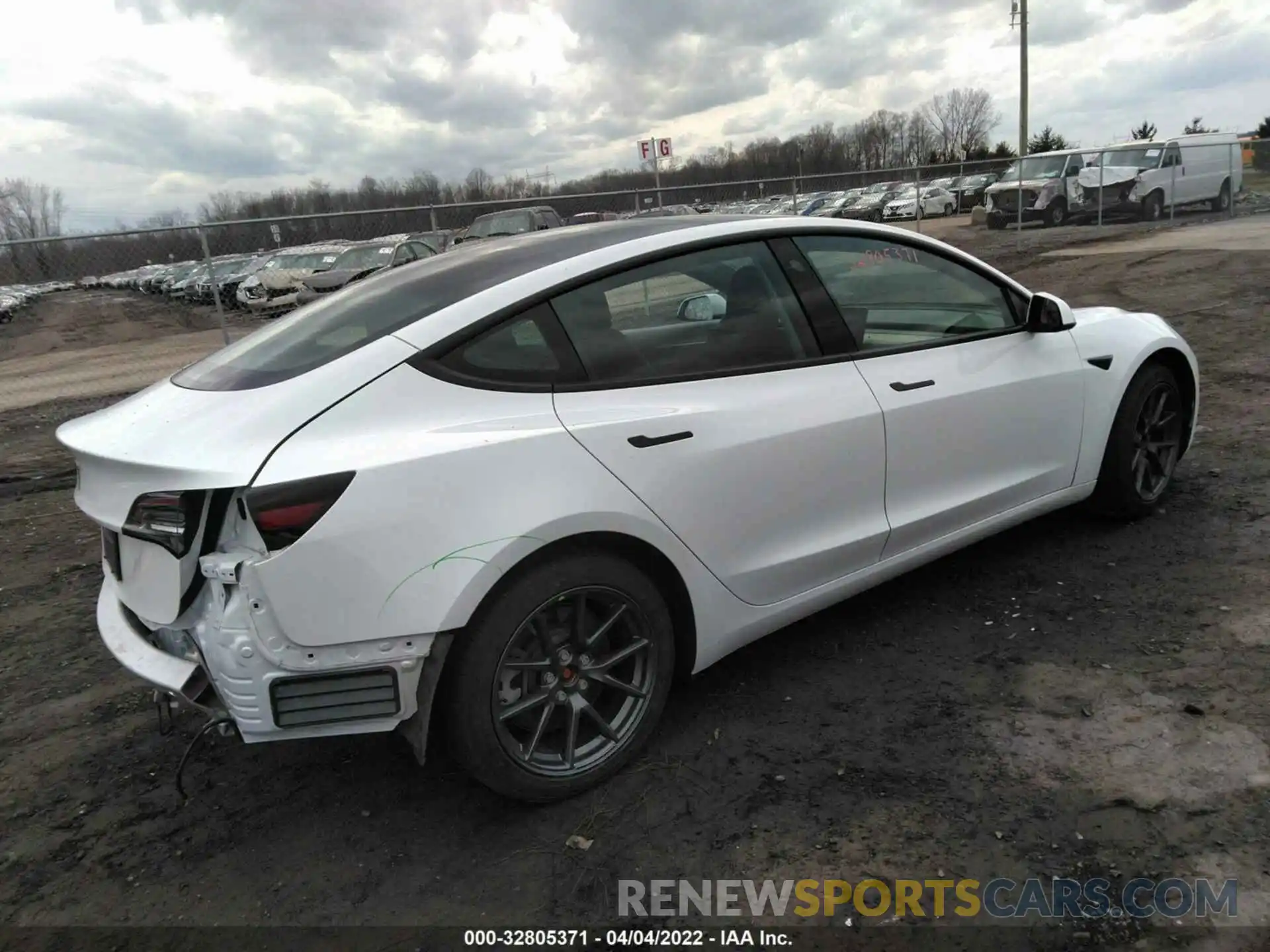 4 Photograph of a damaged car 5YJ3E1EA2MF985527 TESLA MODEL 3 2021