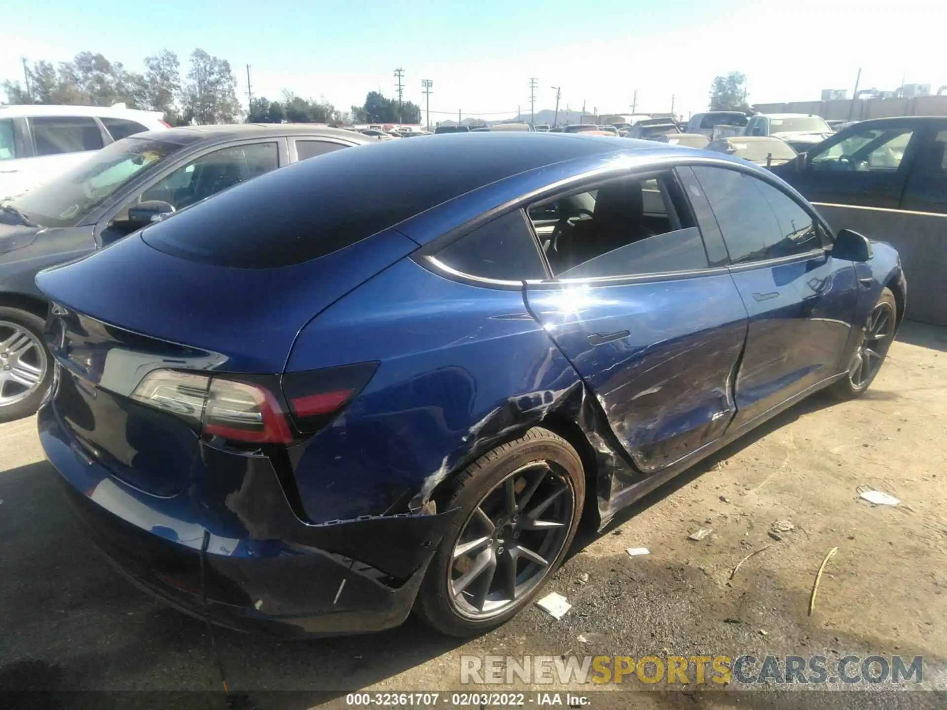 4 Photograph of a damaged car 5YJ3E1EA2MF991165 TESLA MODEL 3 2021