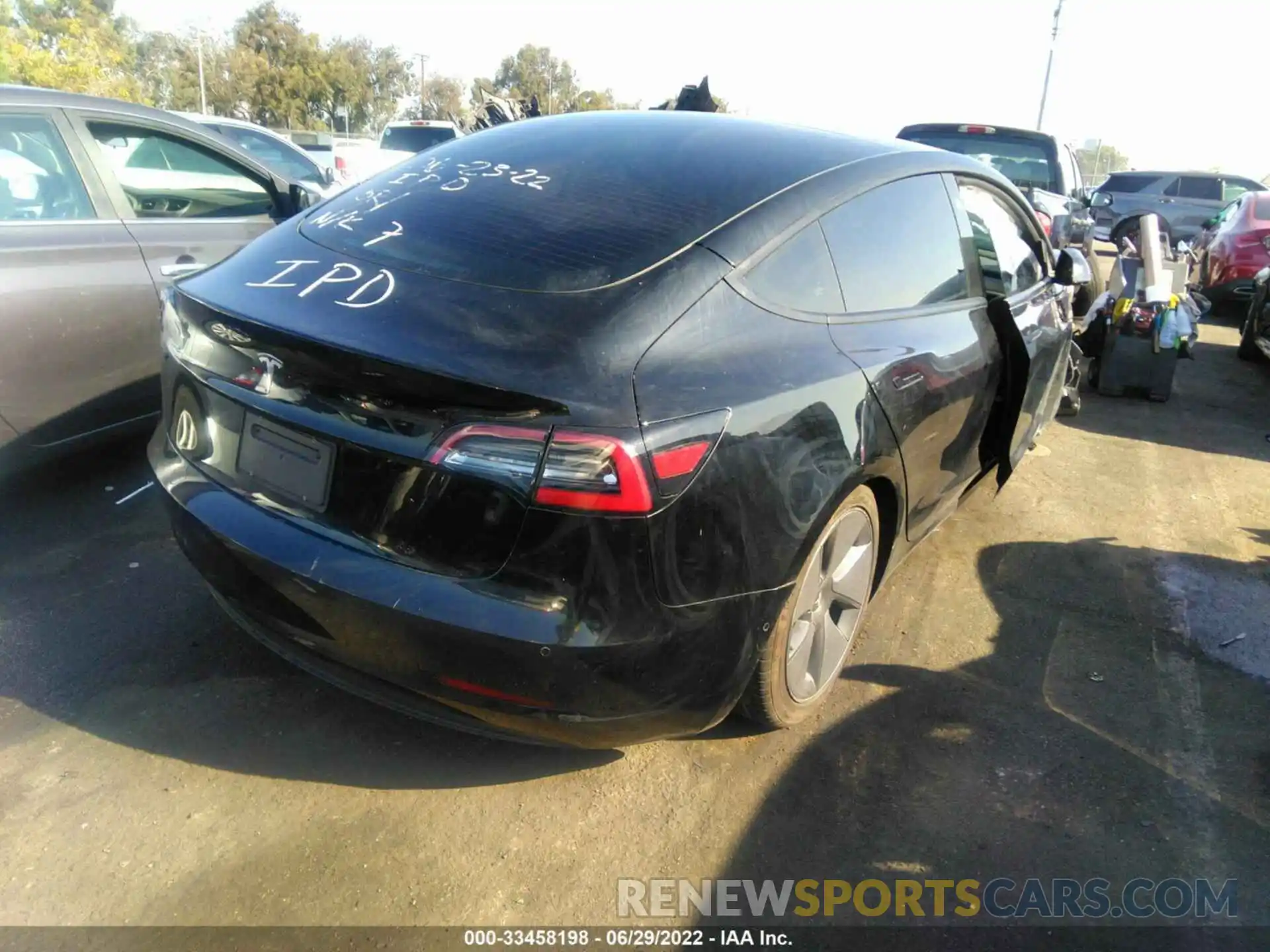 4 Photograph of a damaged car 5YJ3E1EA3MF006310 TESLA MODEL 3 2021