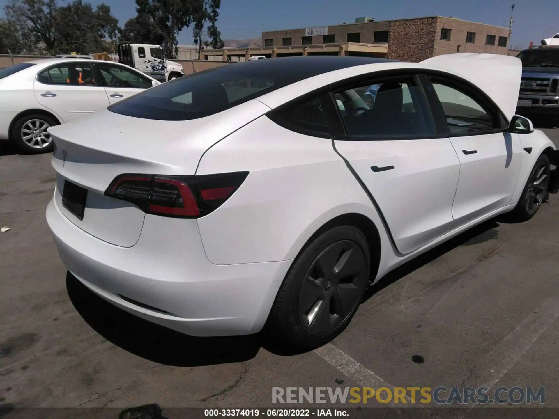 4 Photograph of a damaged car 5YJ3E1EA3MF009479 TESLA MODEL 3 2021